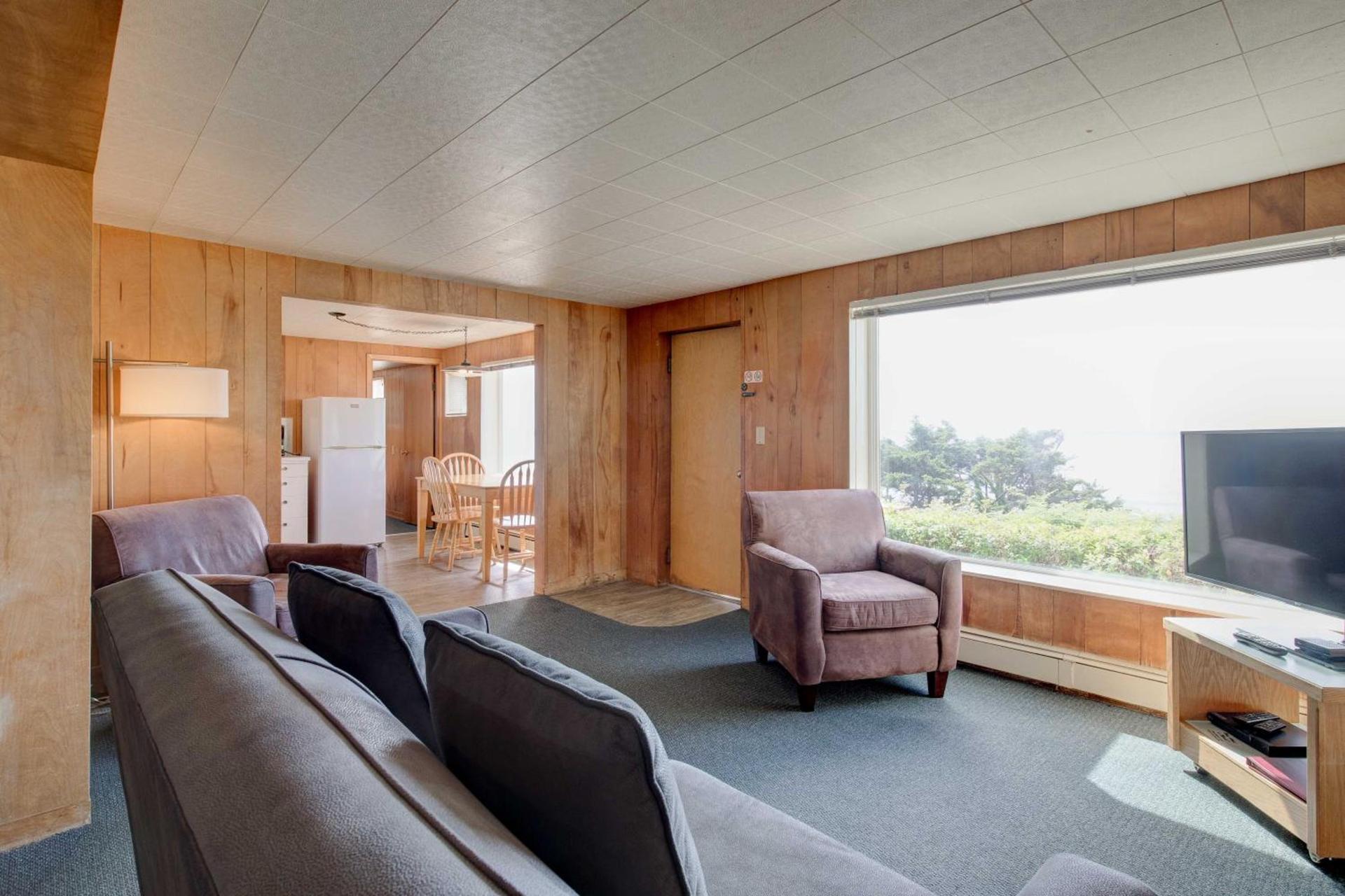 Ester Lee Oceanview Inn photo 27