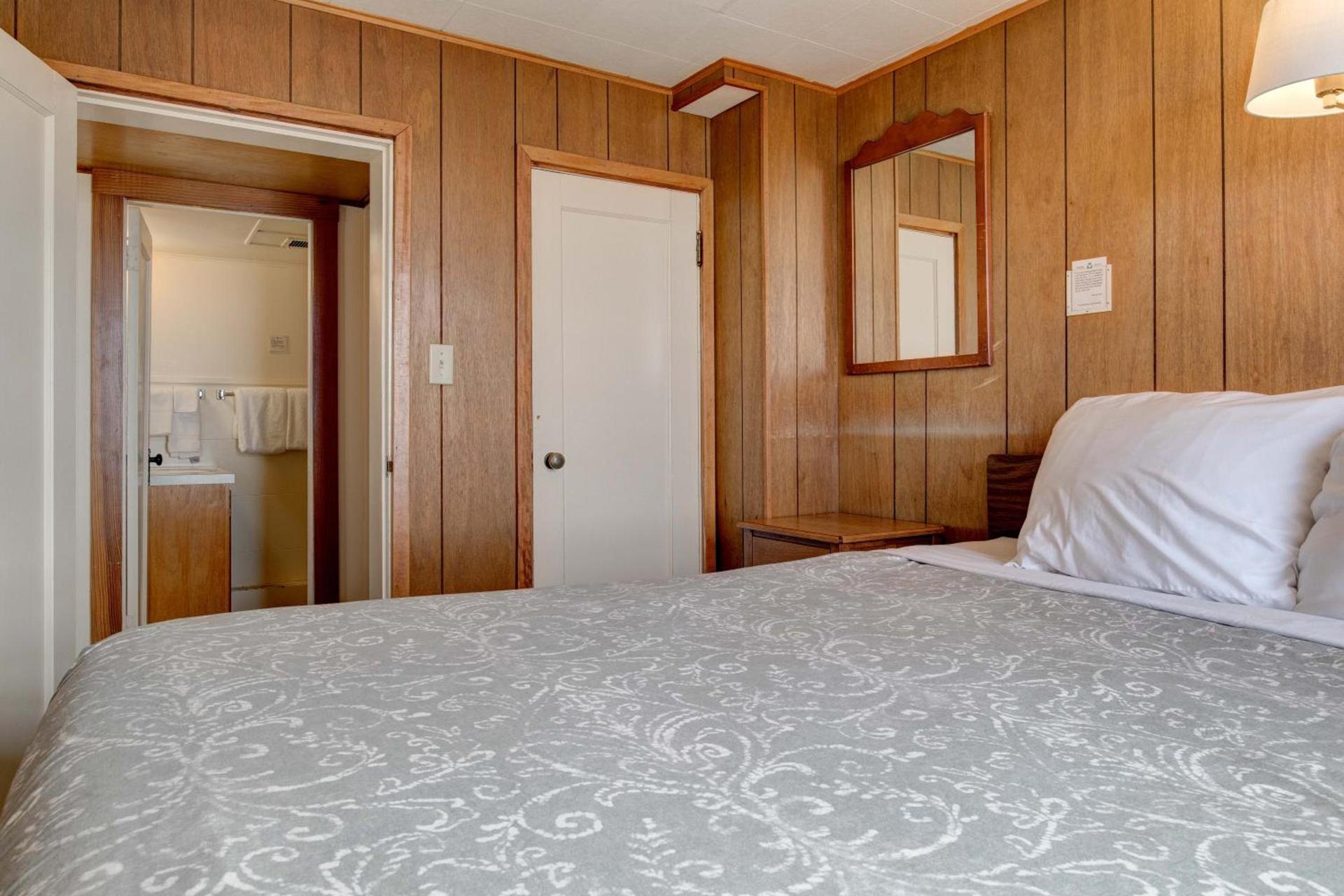 Ester Lee Oceanview Inn photo 30