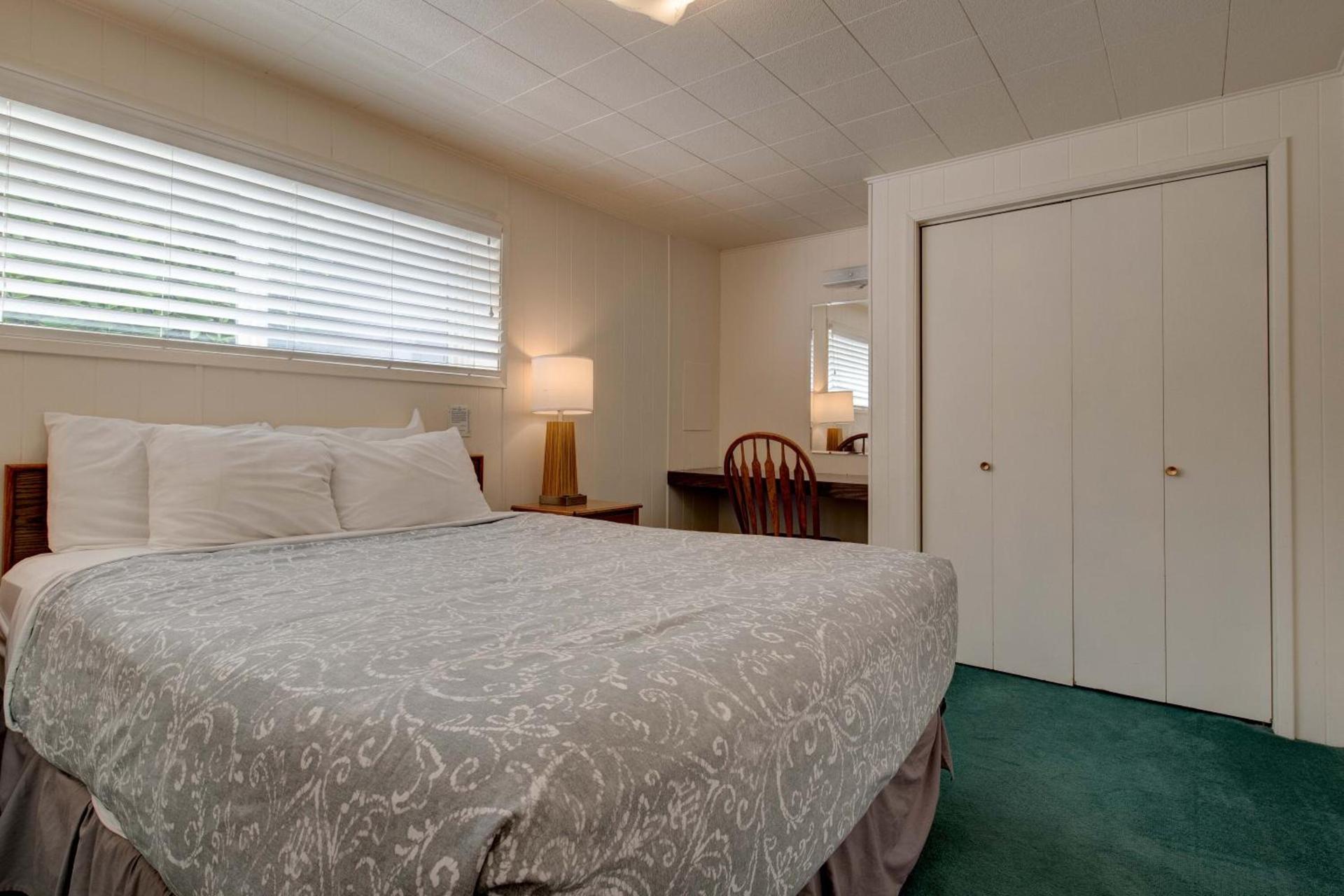 Ester Lee Oceanview Inn photo 32