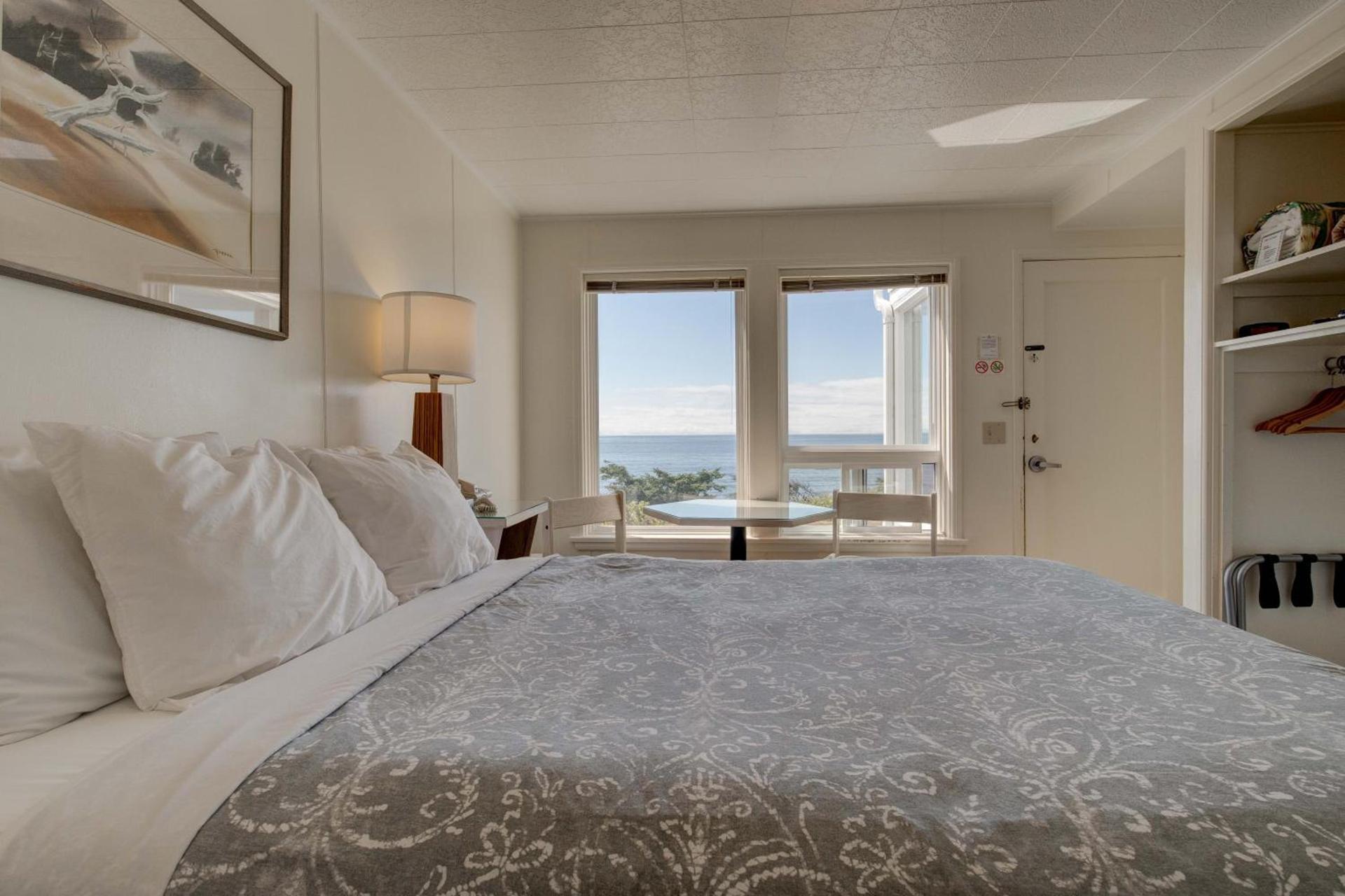 Ester Lee Oceanview Inn photo 39