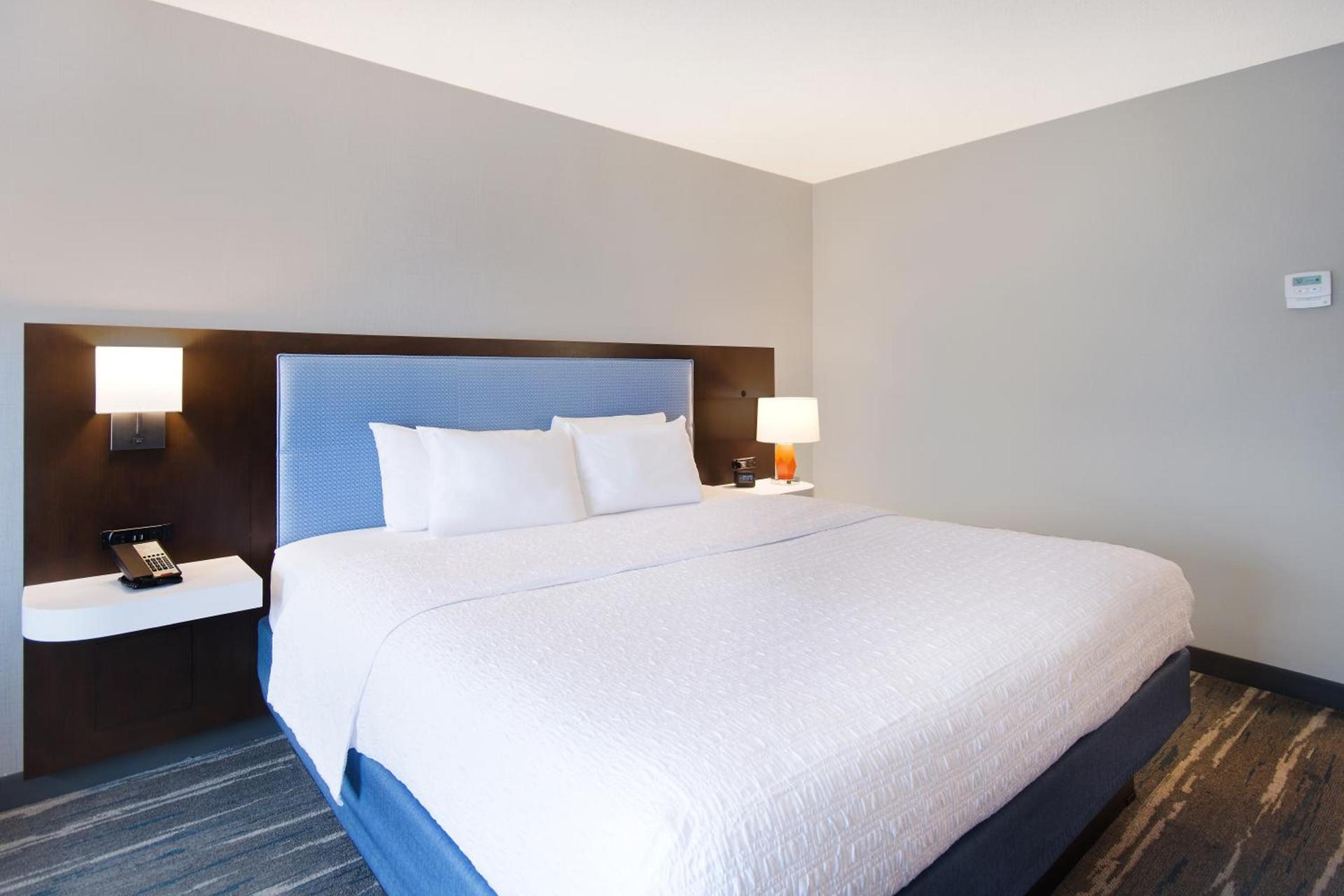 Hampton Inn & Suites Dayton-Vandalia photo 11
