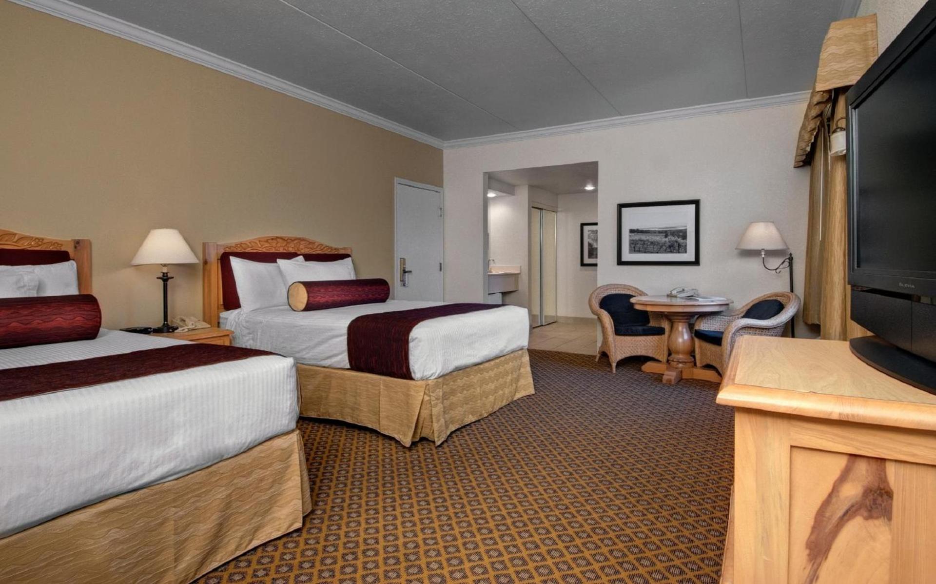 Cherry Tree Inn & Suites photo 16