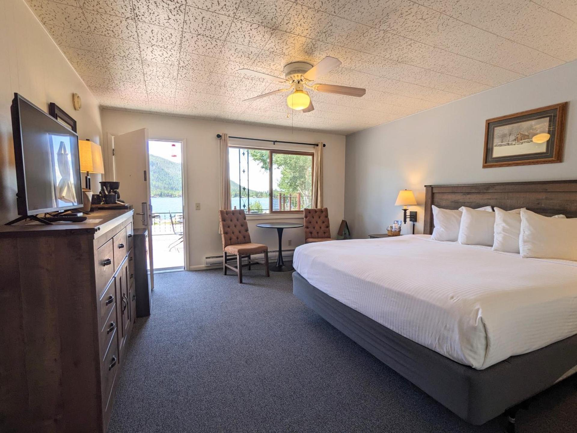 Western Riviera Lakeside Lodging photo 28