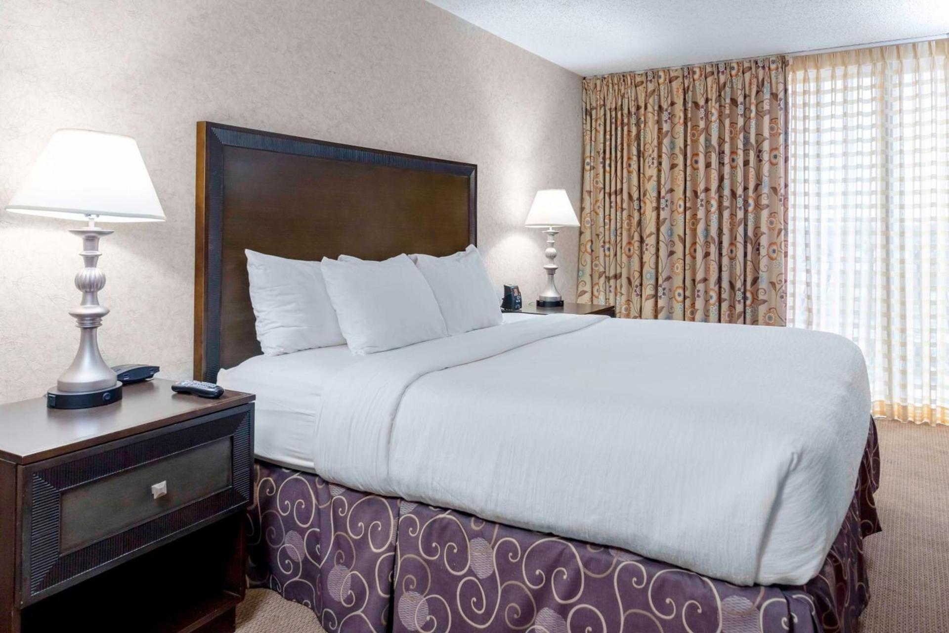 Embassy Suites by Hilton Kansas City Plaza photo 22
