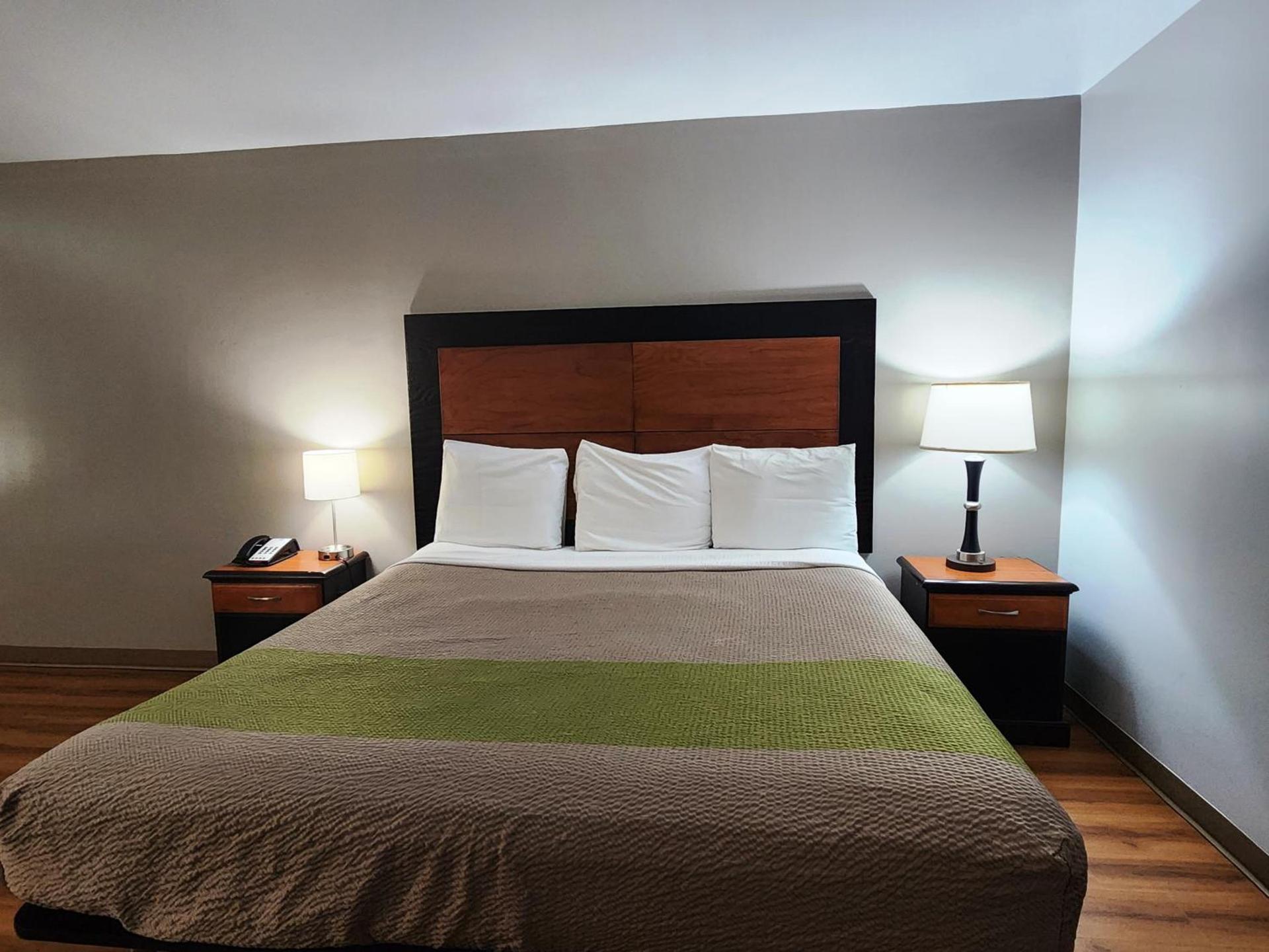 Motel 6-Ennis, TX photo 35