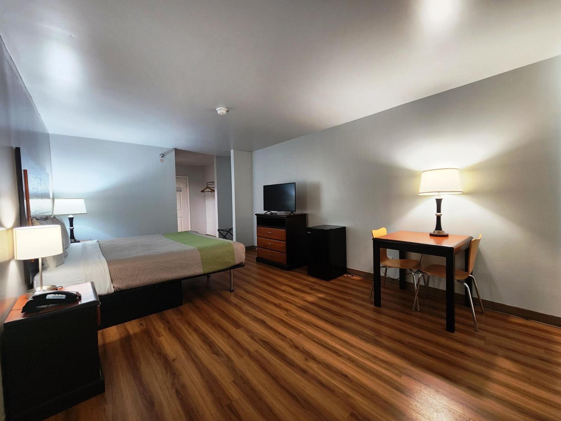 Motel 6-Ennis, TX photo 39