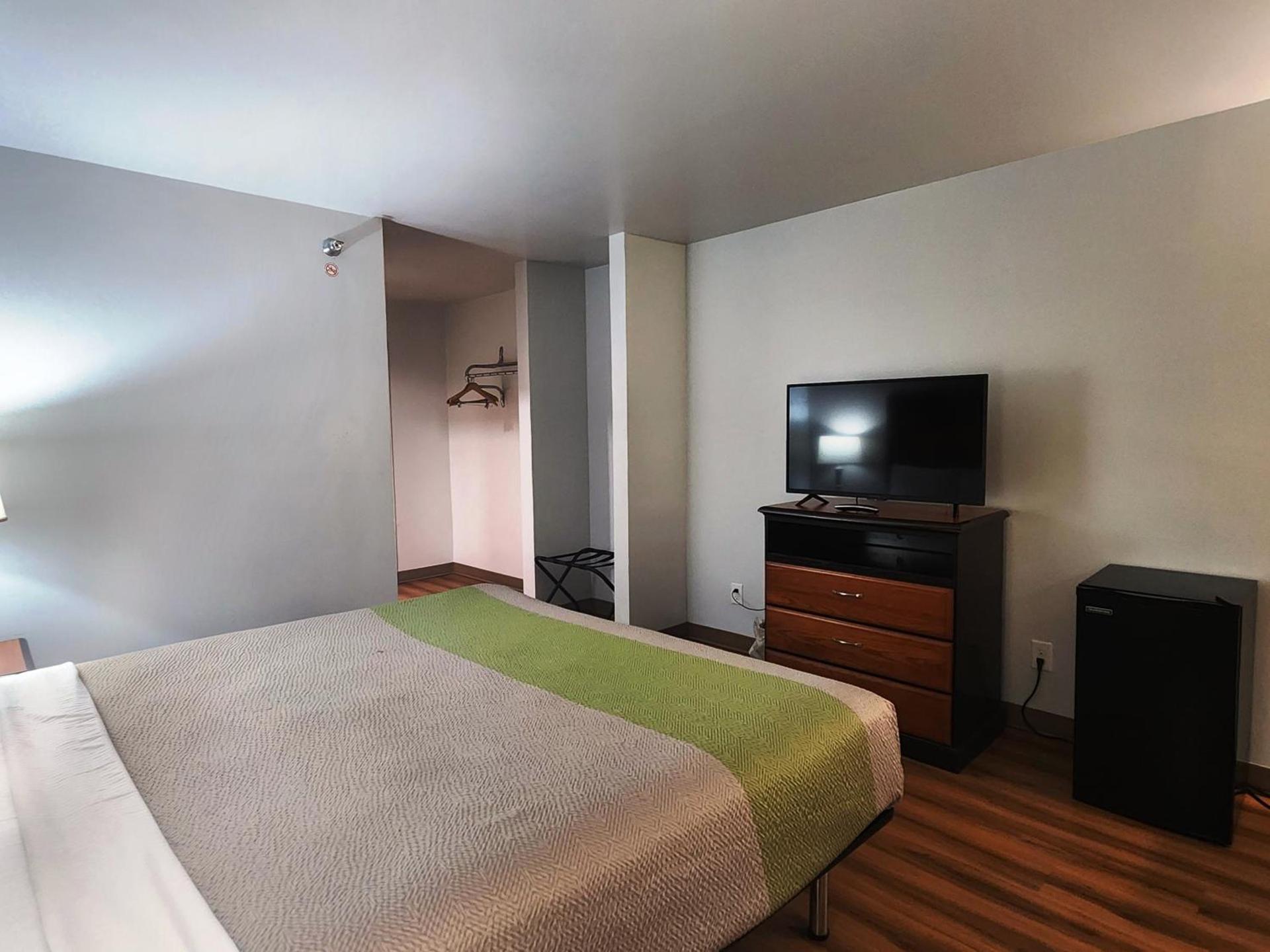 Motel 6-Ennis, TX photo 38