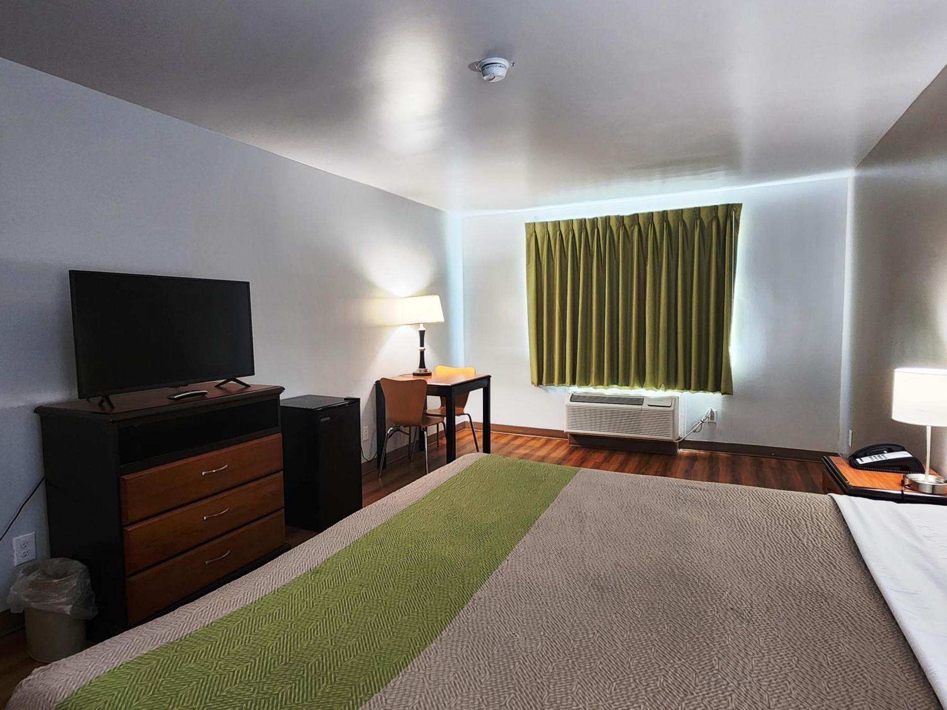 Motel 6-Ennis, TX photo 37