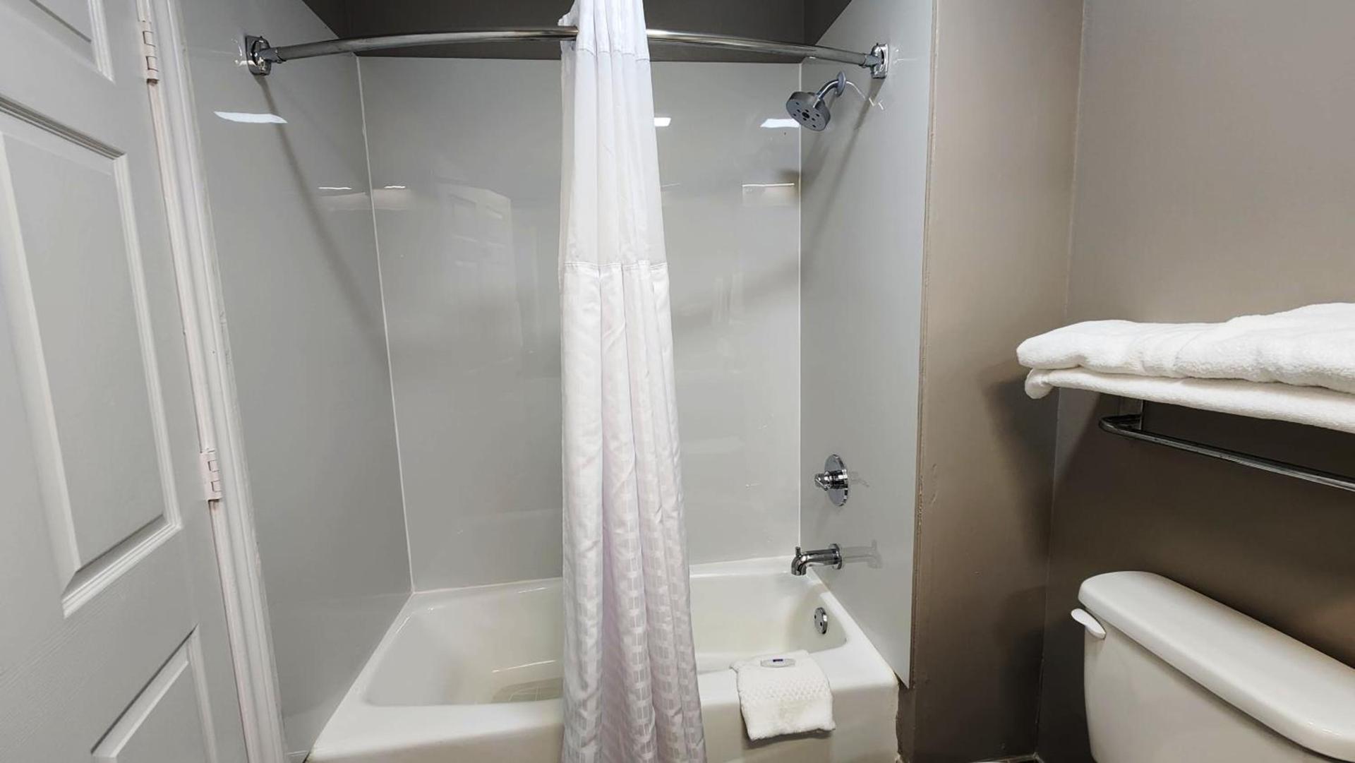 Motel 6-Ennis, TX photo 43