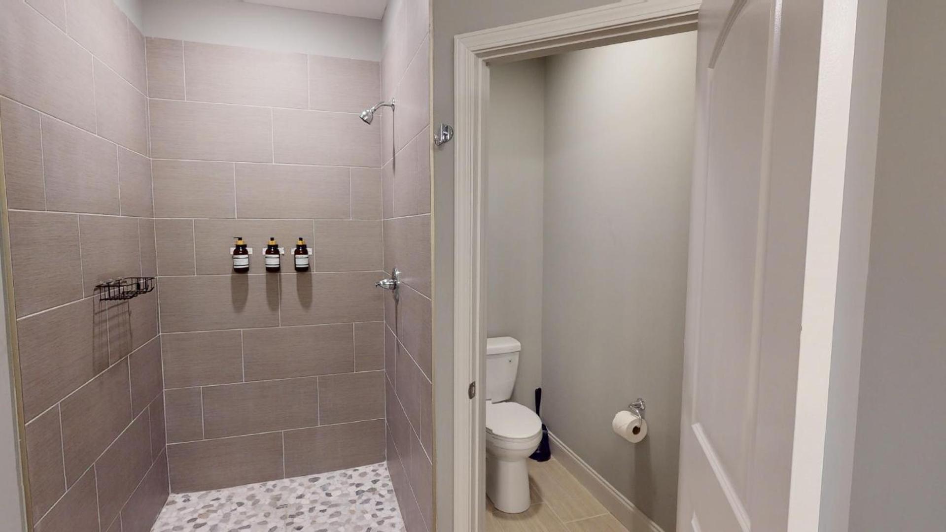 Viewpoint Condominiums photo 54