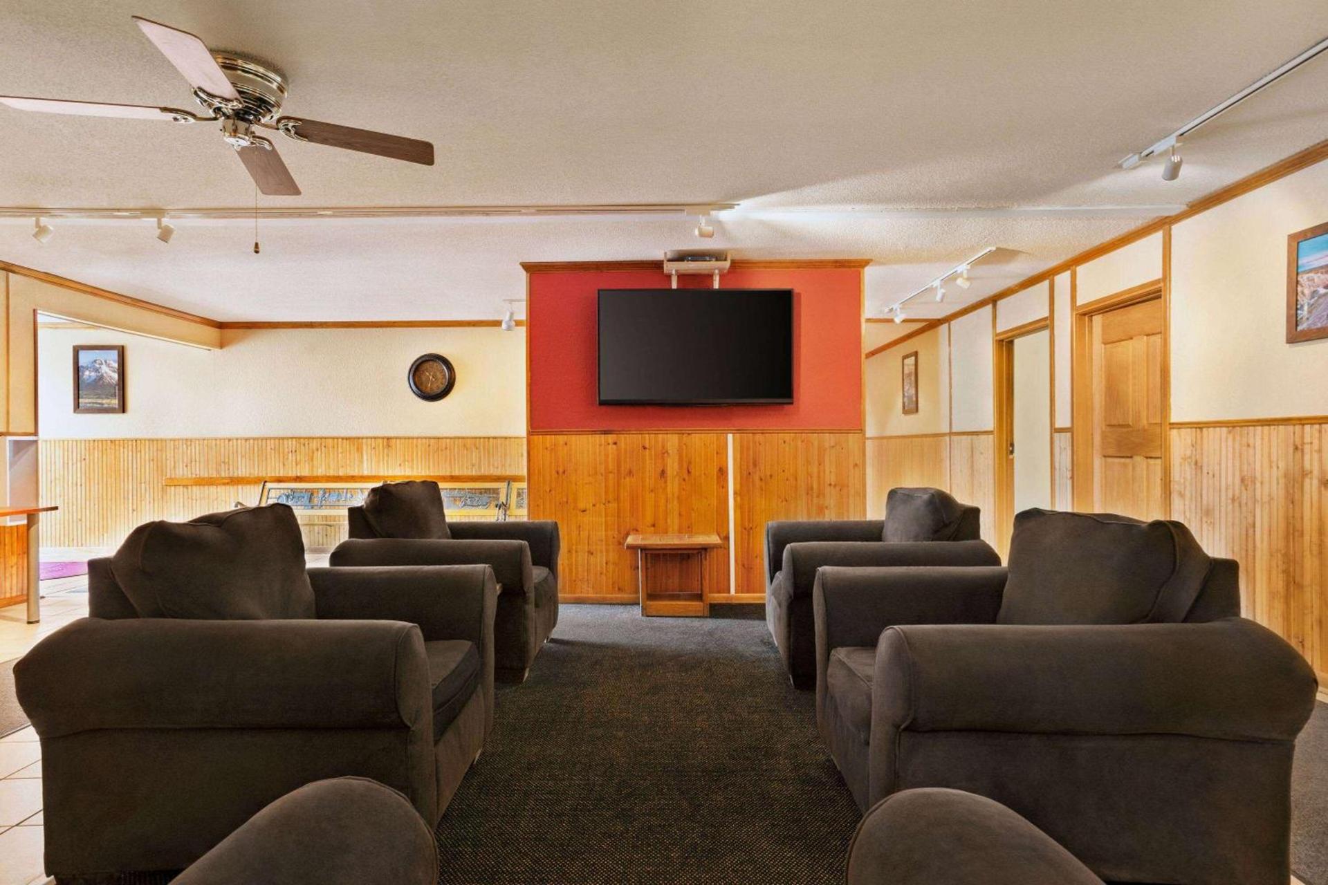 Travelodge by Wyndham Edgemont photo 5