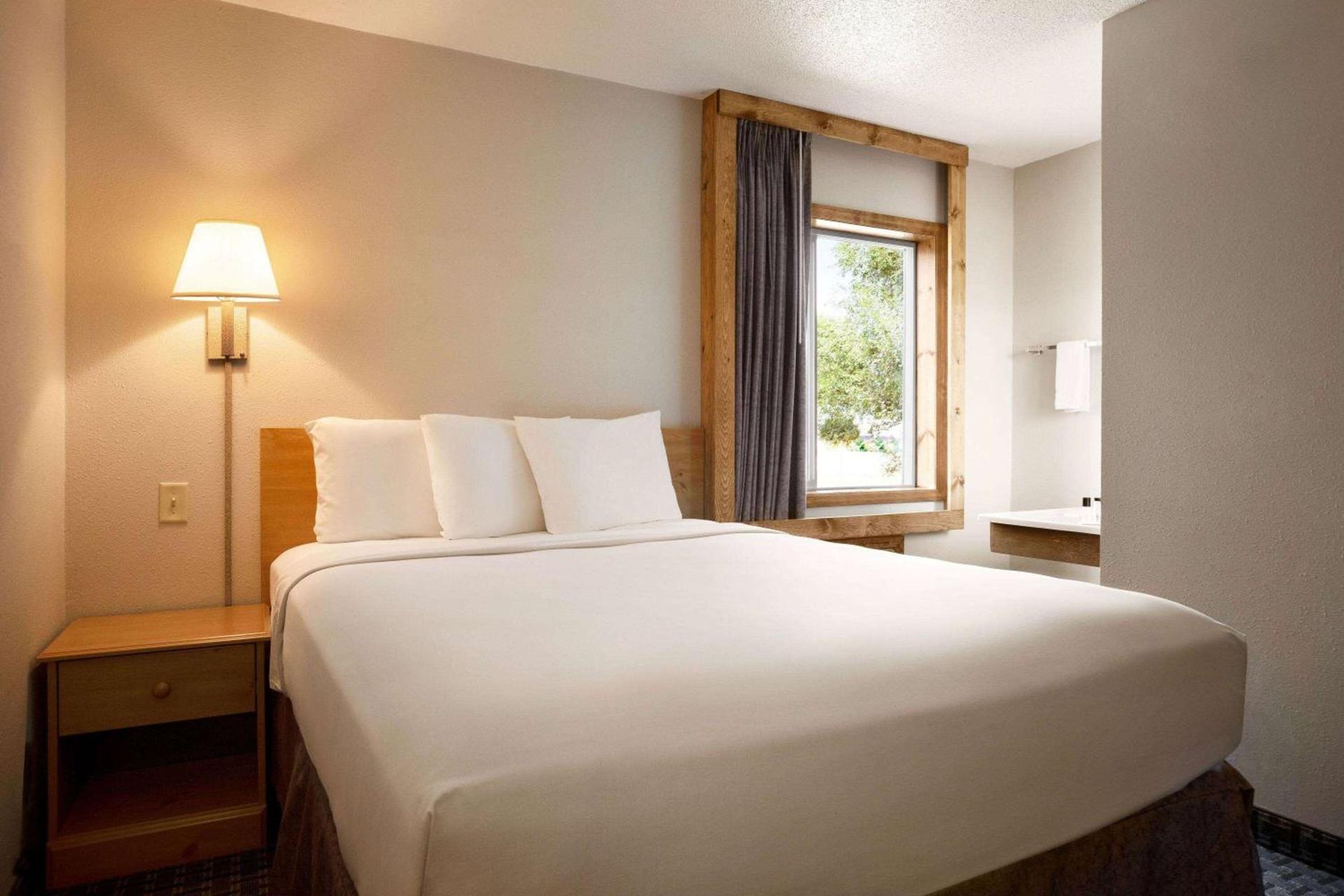 Travelodge by Wyndham Edgemont photo 7