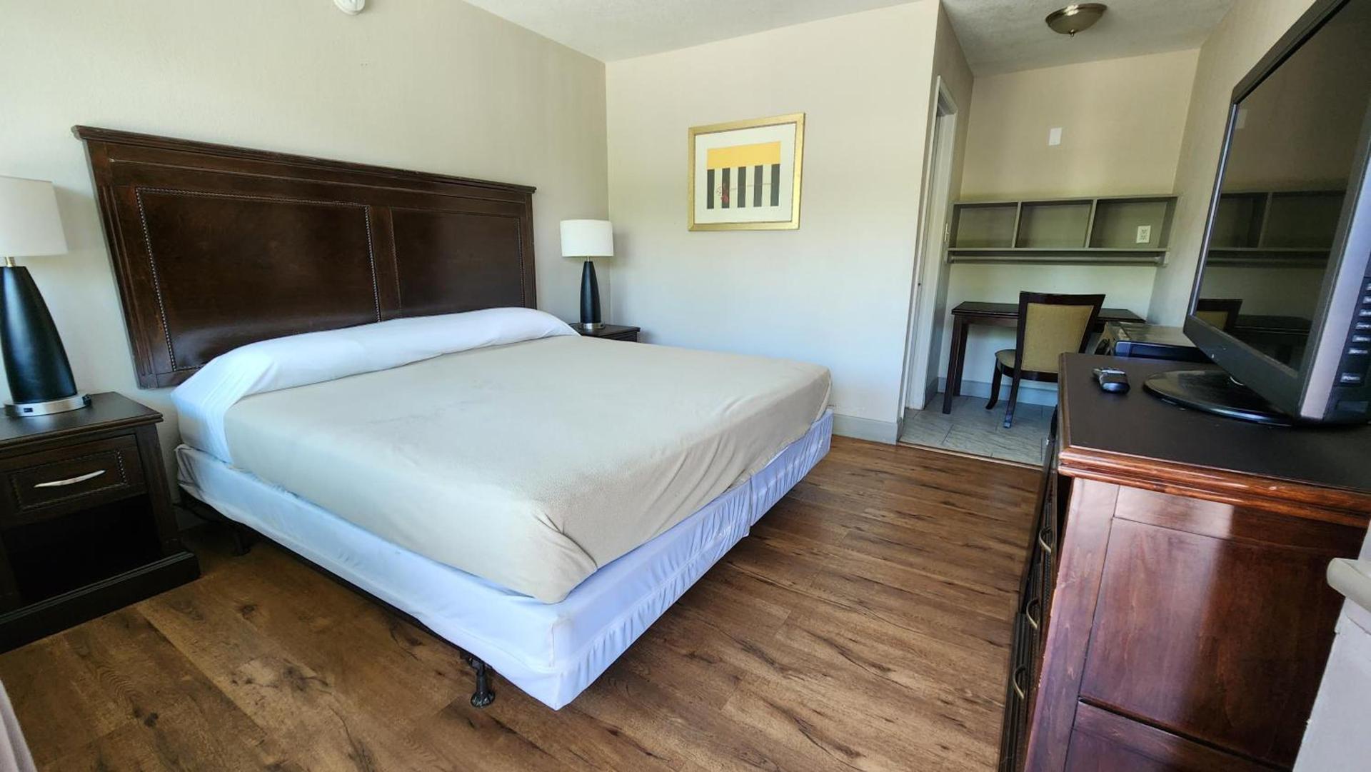 Harmony Inn and Suites photo 42