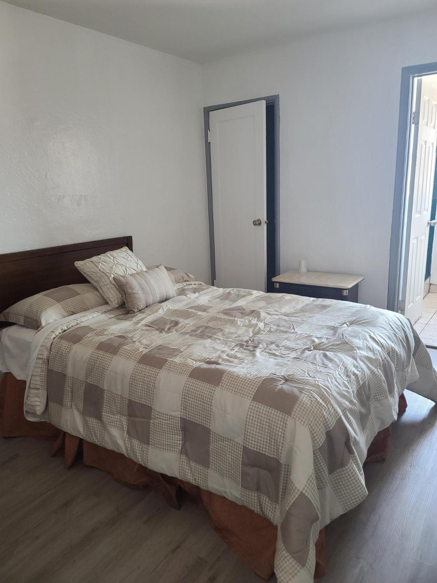 Nights Inn Motel photo 3