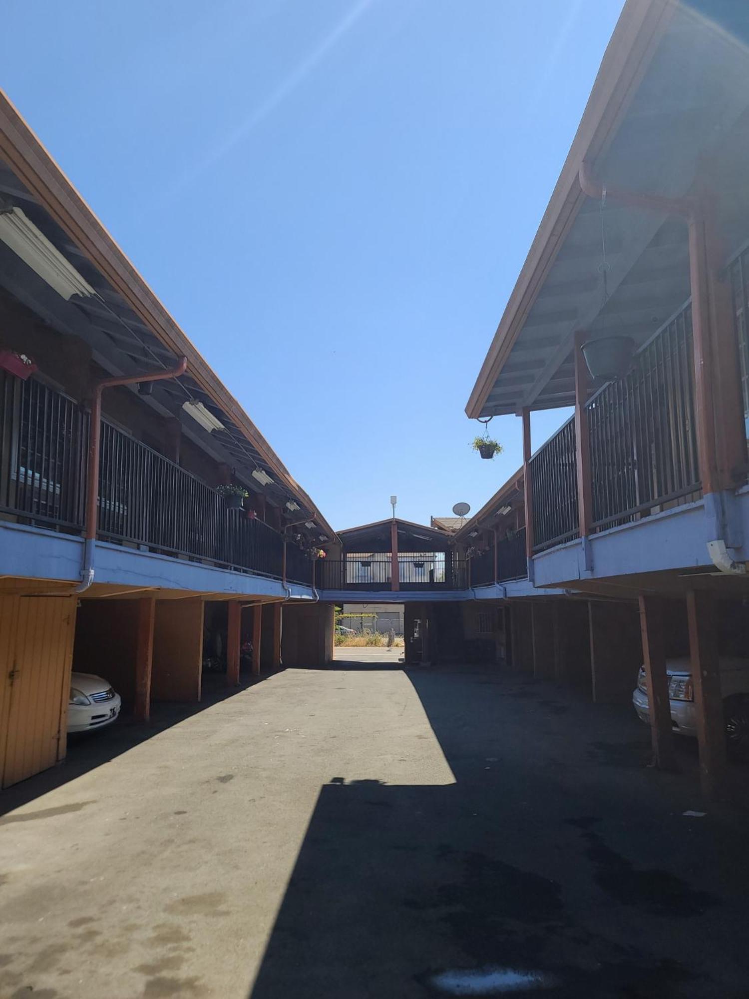 Nights Inn Motel photo 16