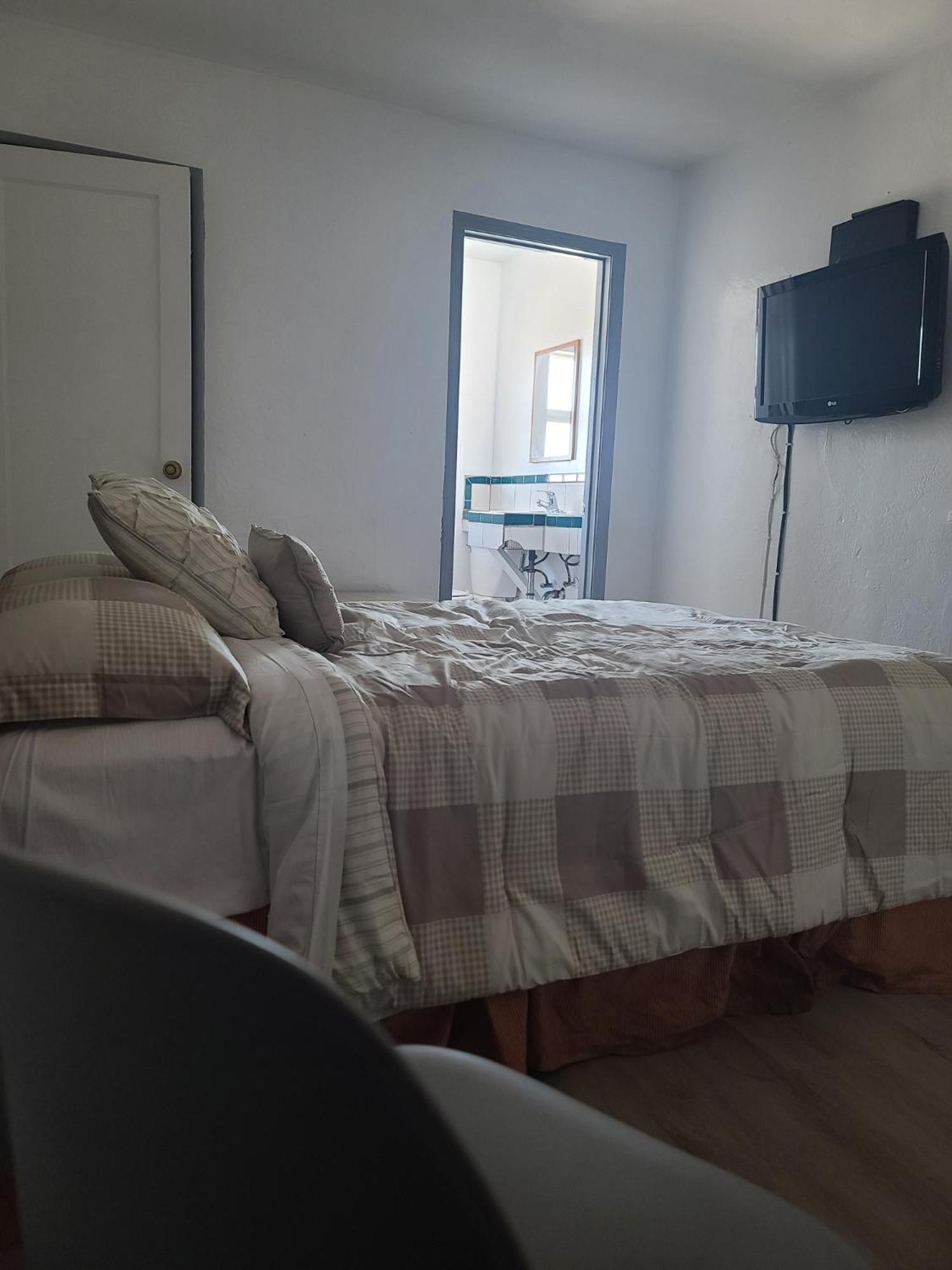 Nights Inn Motel photo 21