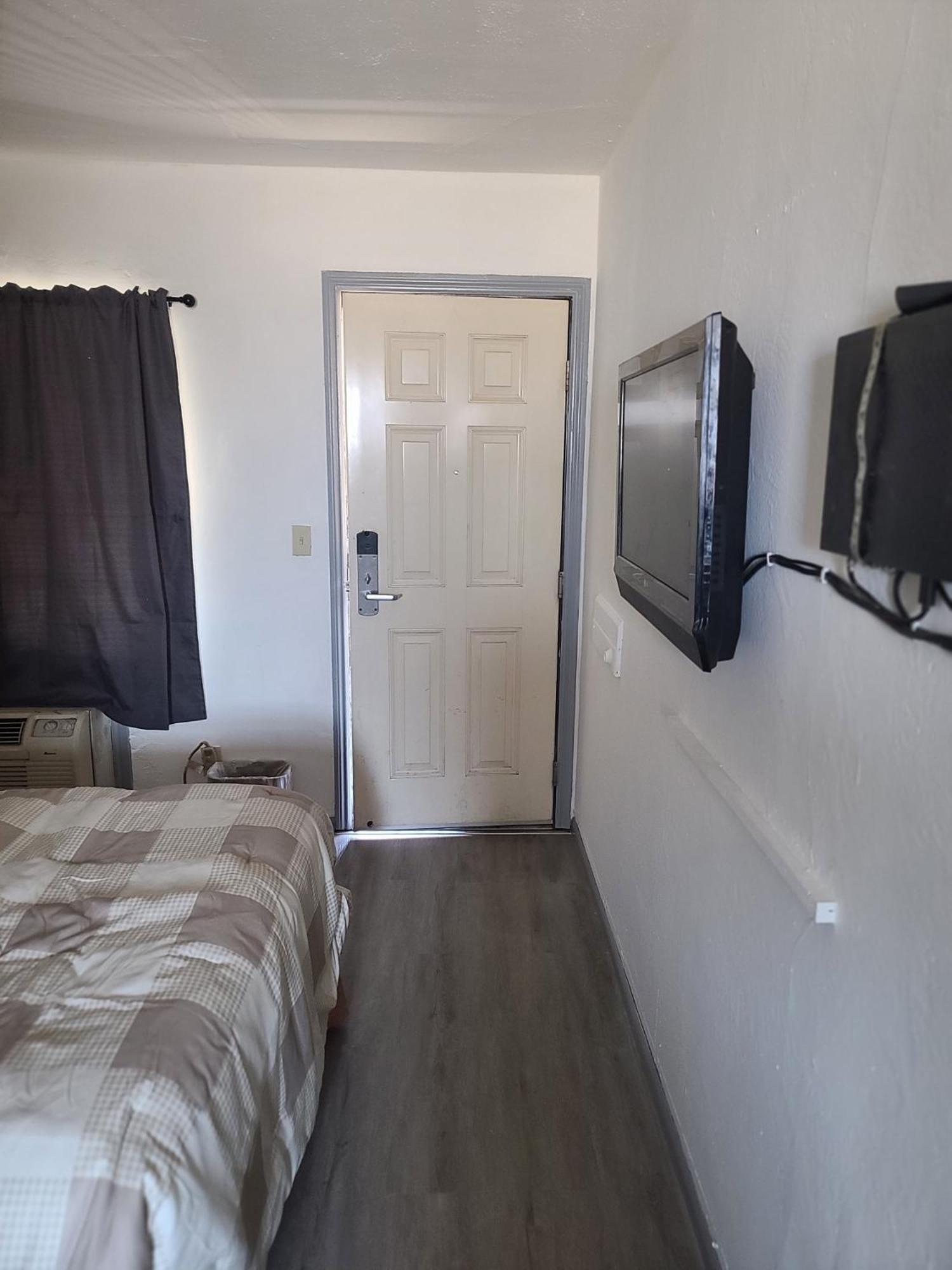 Nights Inn Motel photo 9