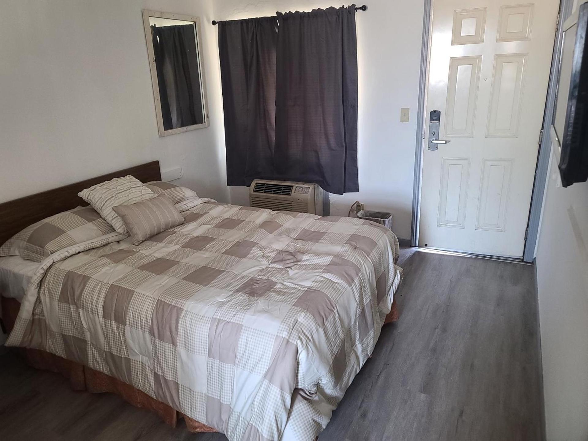 Nights Inn Motel photo 24