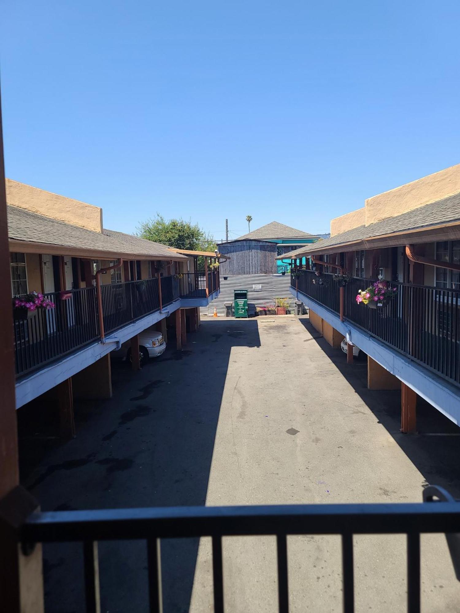 Nights Inn Motel photo 19