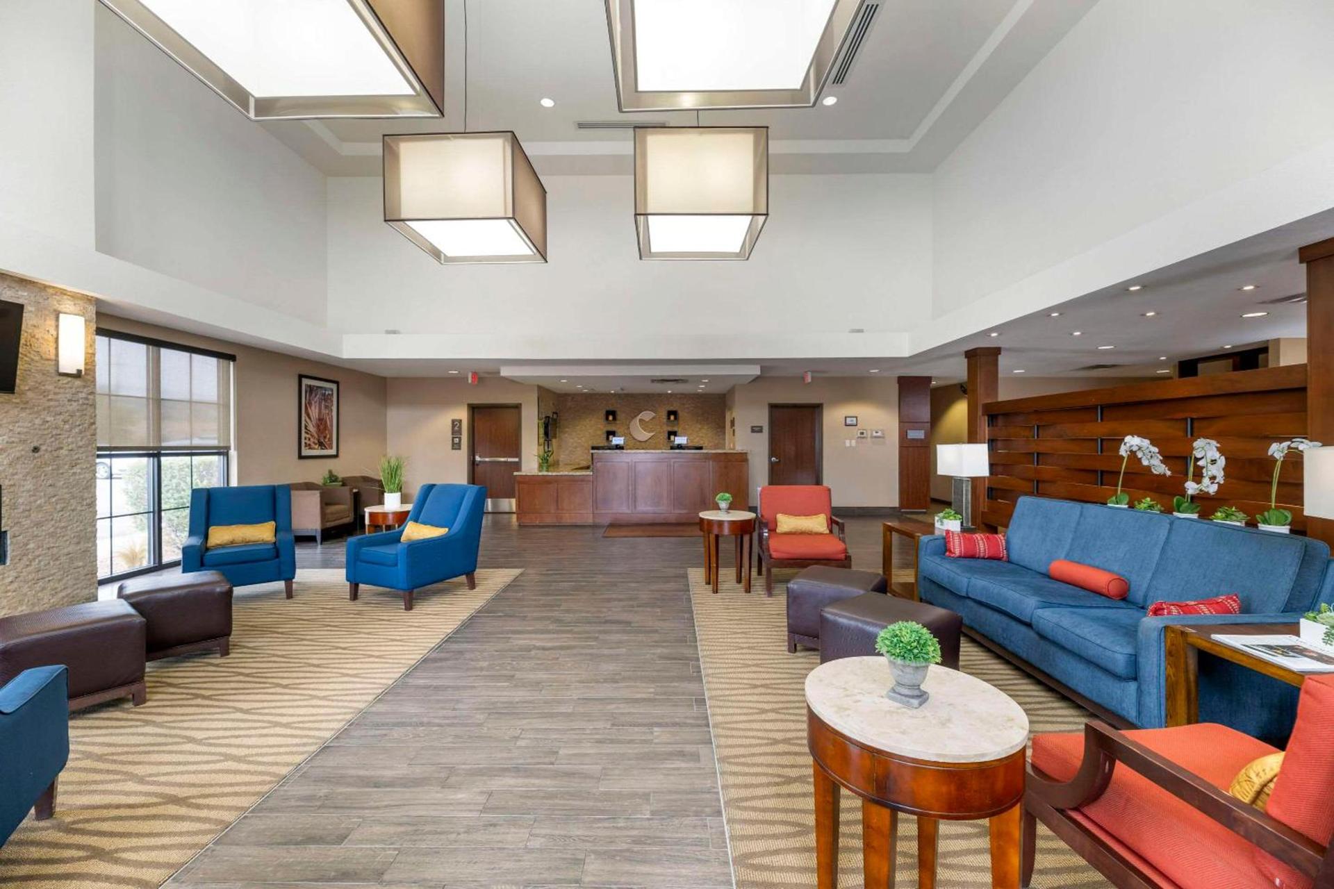 Comfort Suites Carlsbad photo 5