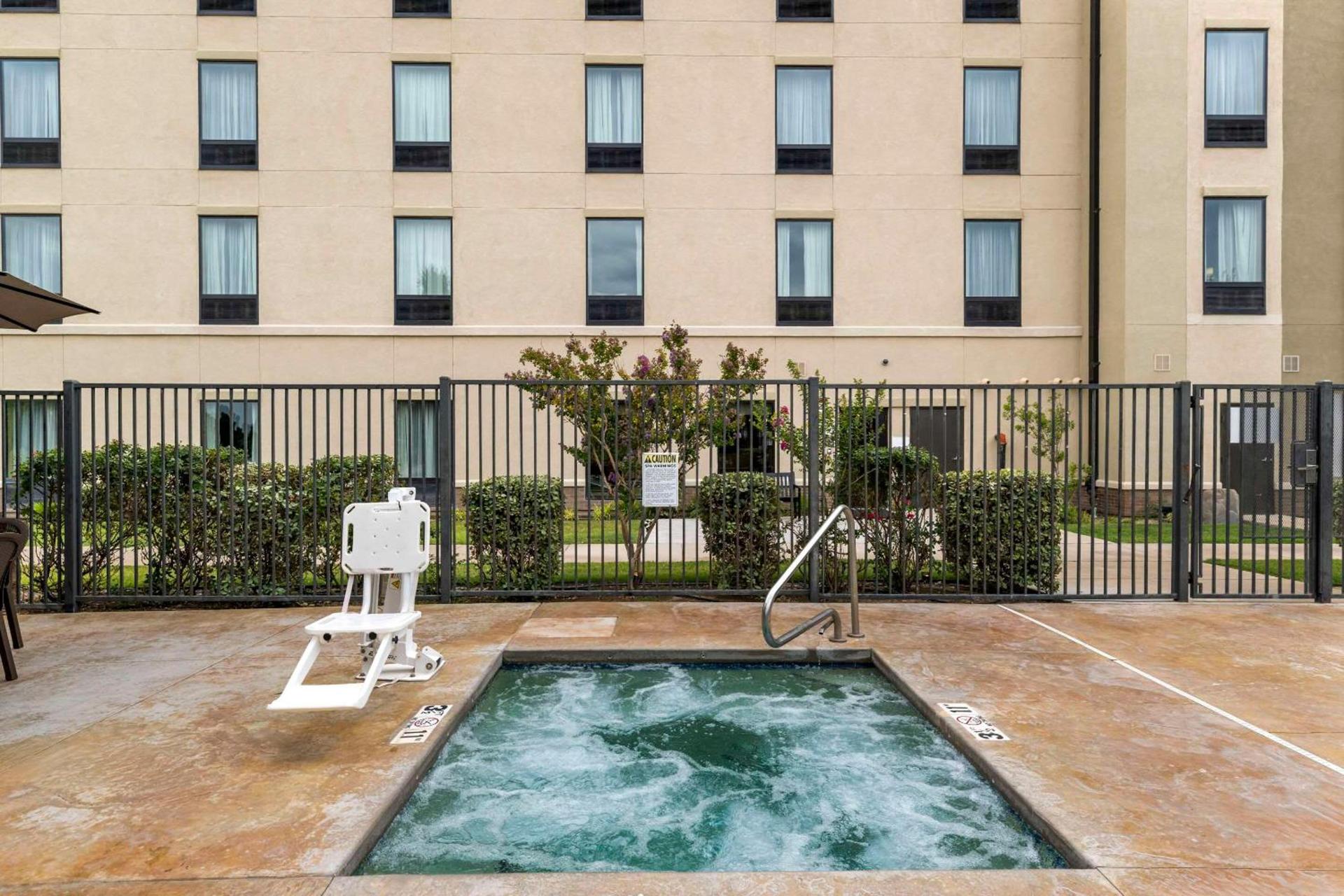 Comfort Suites Carlsbad photo 23