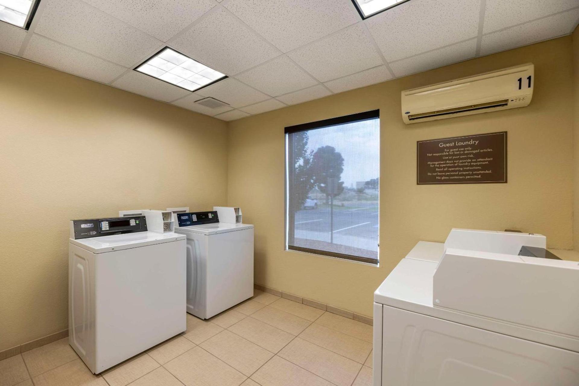 Comfort Suites Carlsbad photo 30