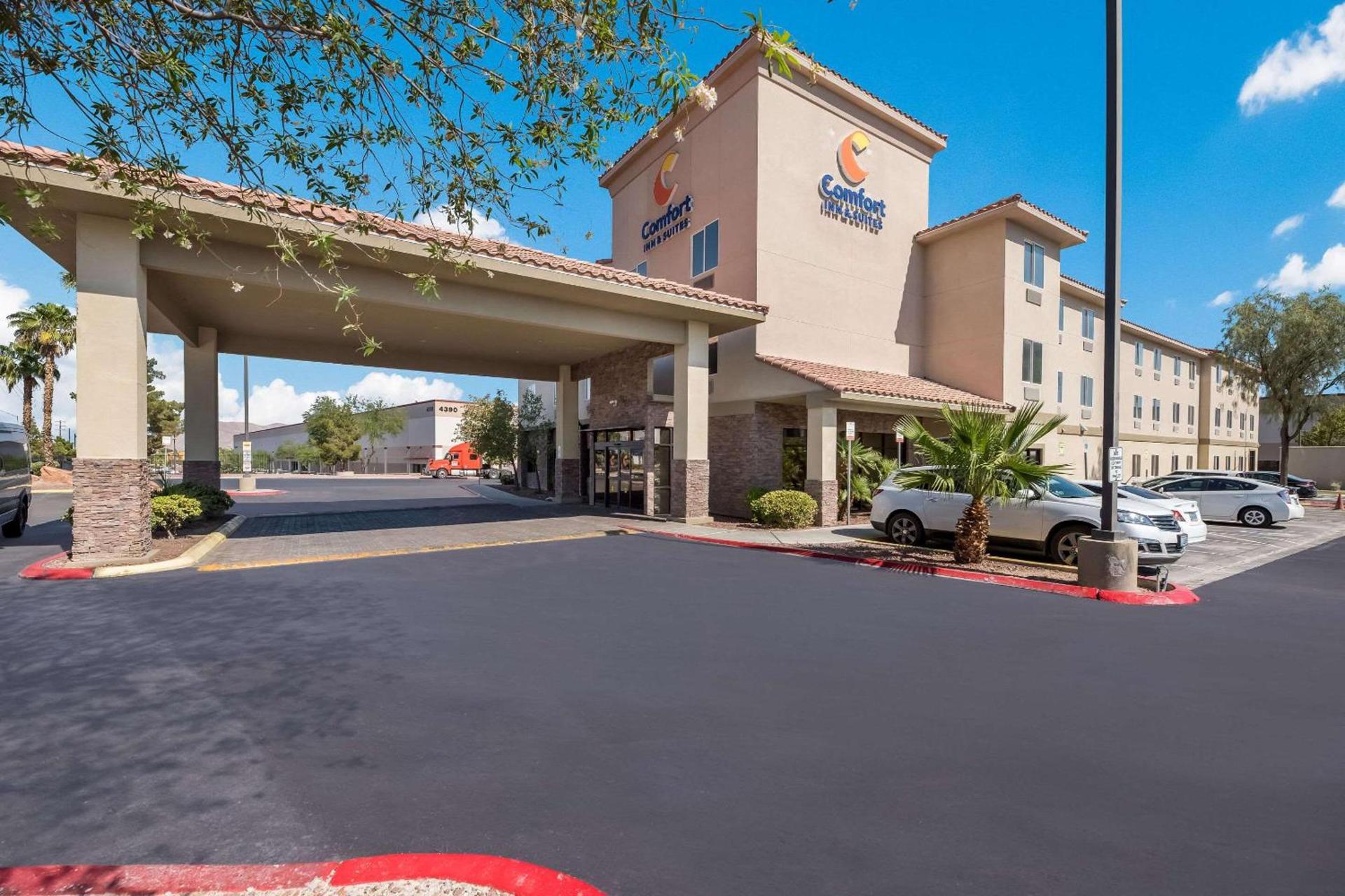 Comfort Inn & Suites Las Vegas - Nellis photo 1