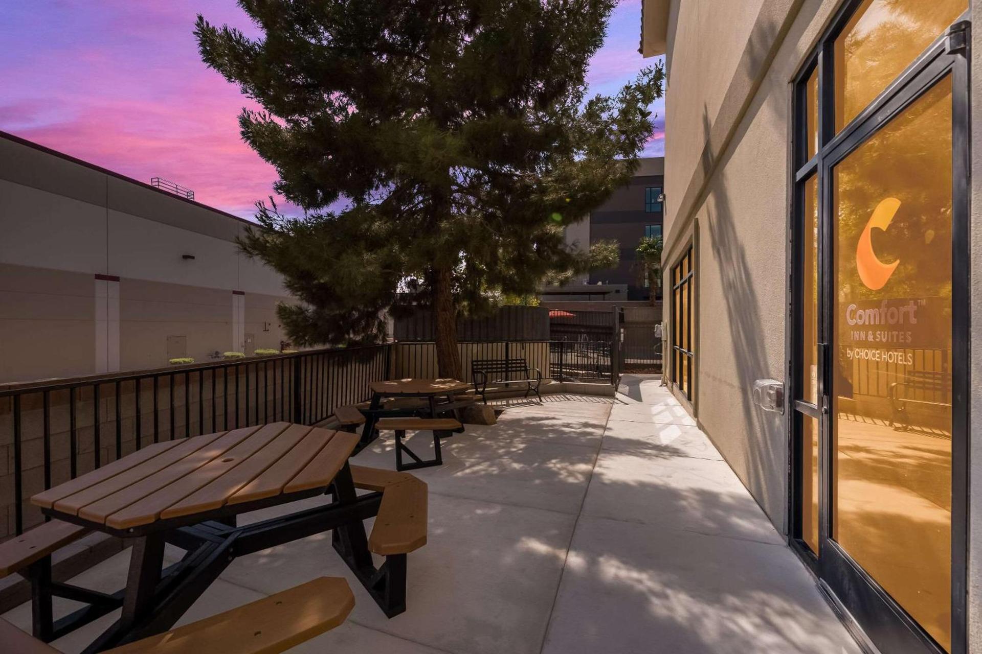 Comfort Inn & Suites Las Vegas - Nellis photo 4