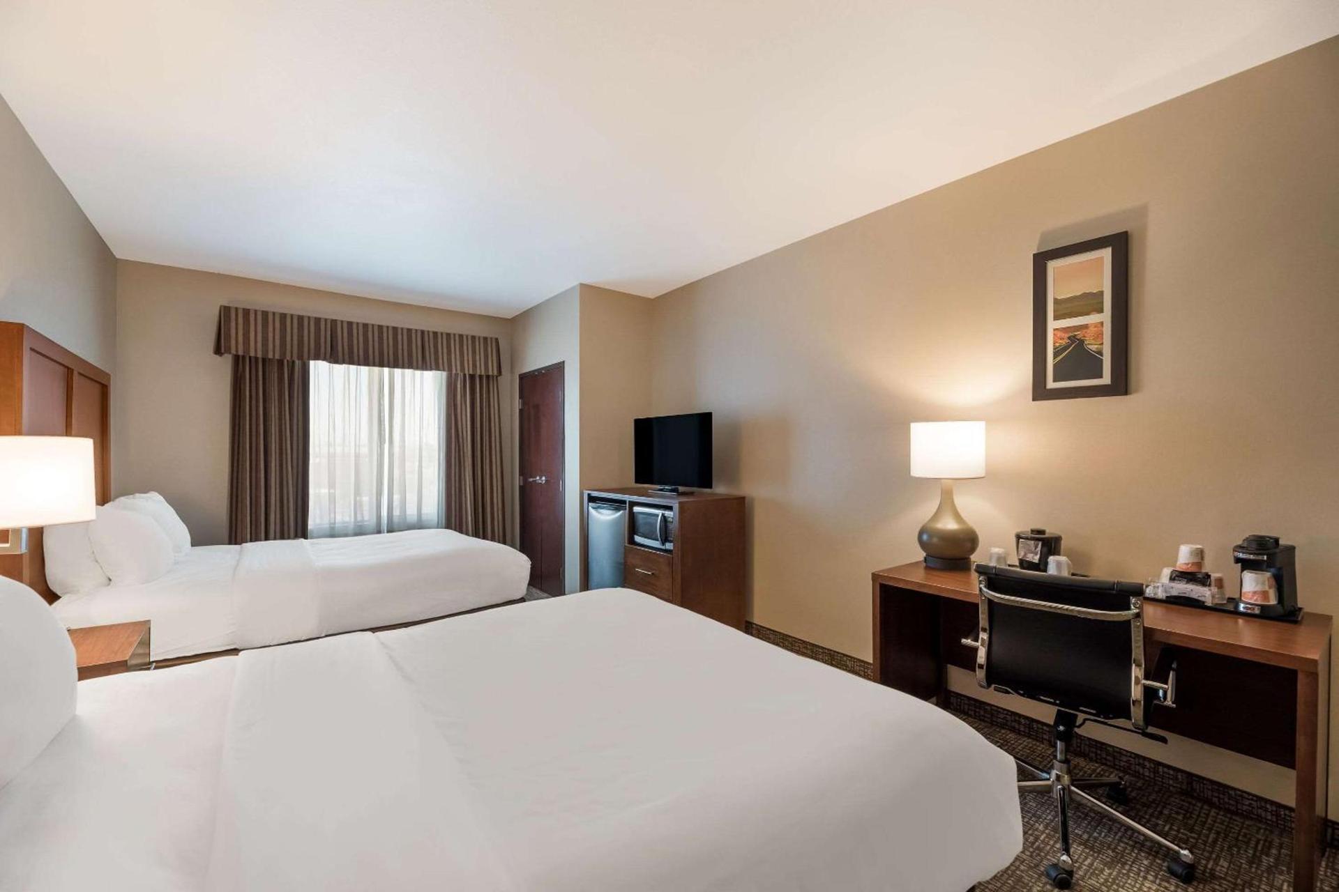 Comfort Inn & Suites Las Vegas - Nellis photo 16