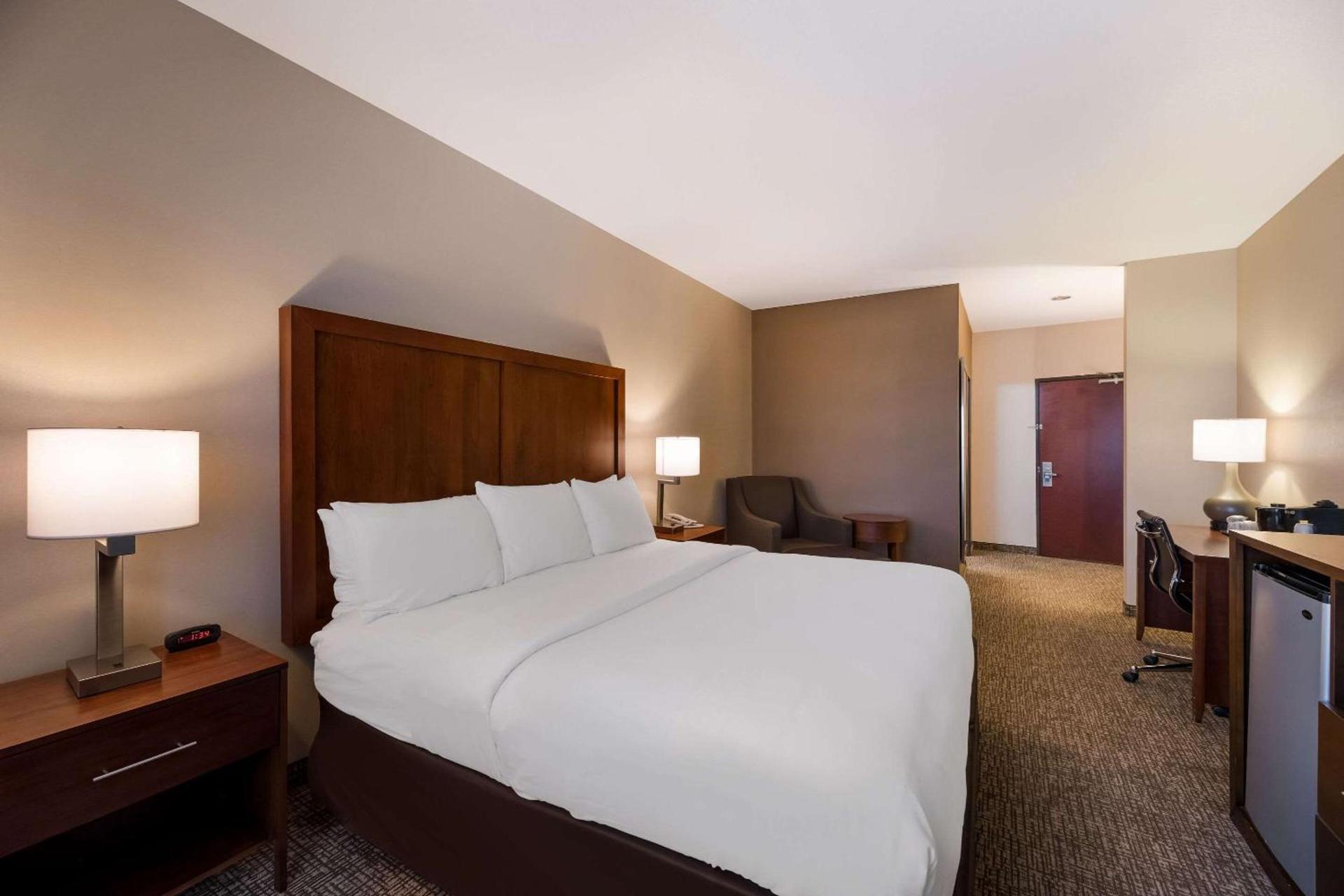 Comfort Inn & Suites Las Vegas - Nellis photo 22