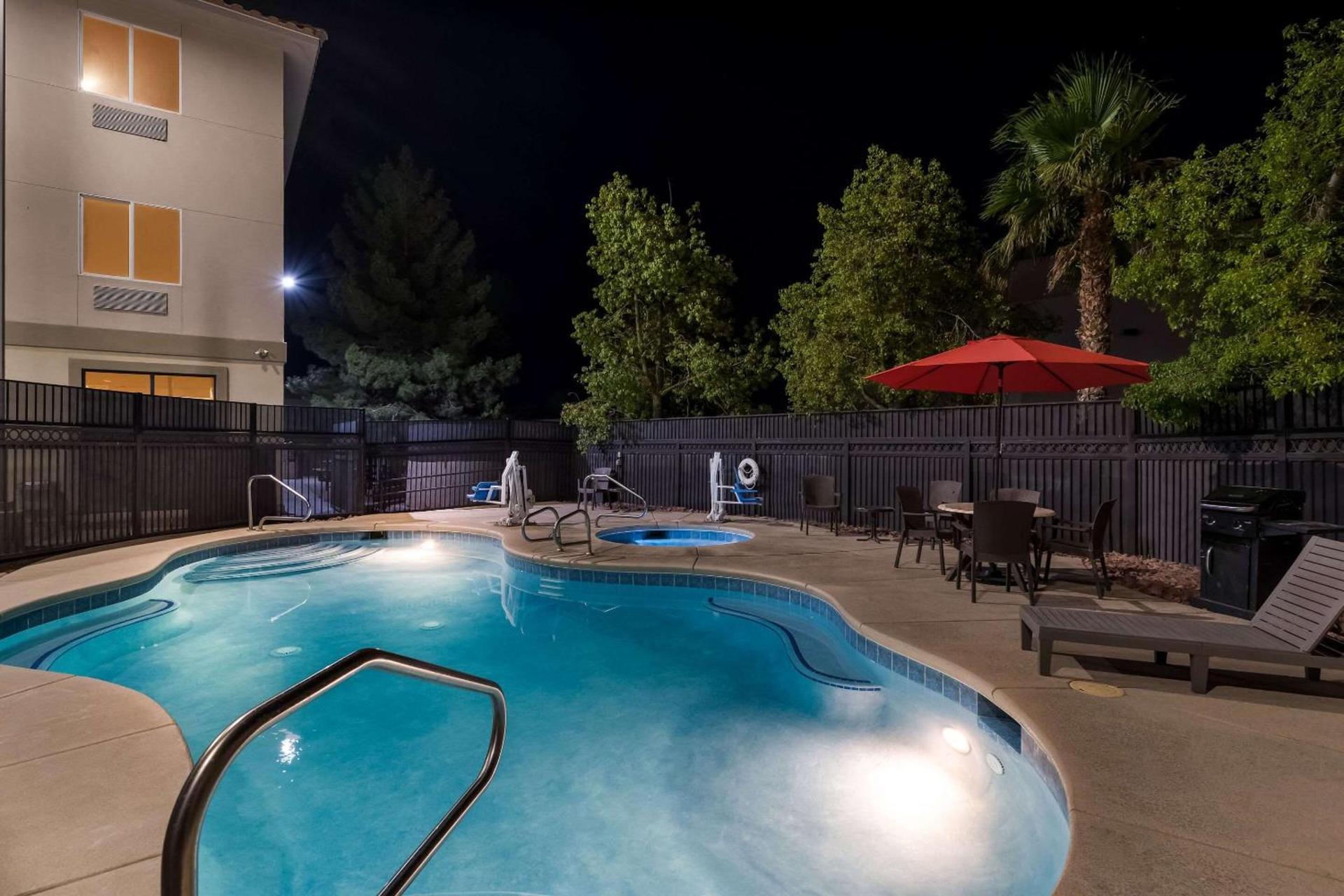 Comfort Inn & Suites Las Vegas - Nellis photo 29