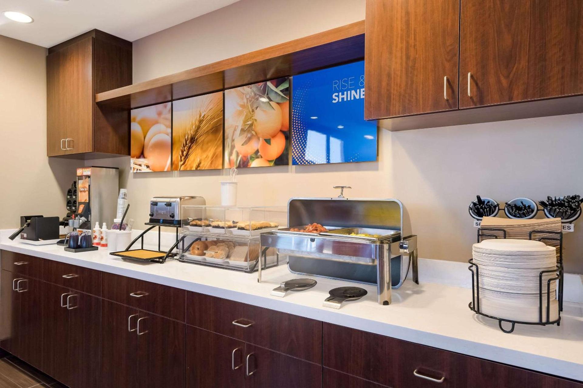 Comfort Inn & Suites Las Vegas - Nellis photo 34