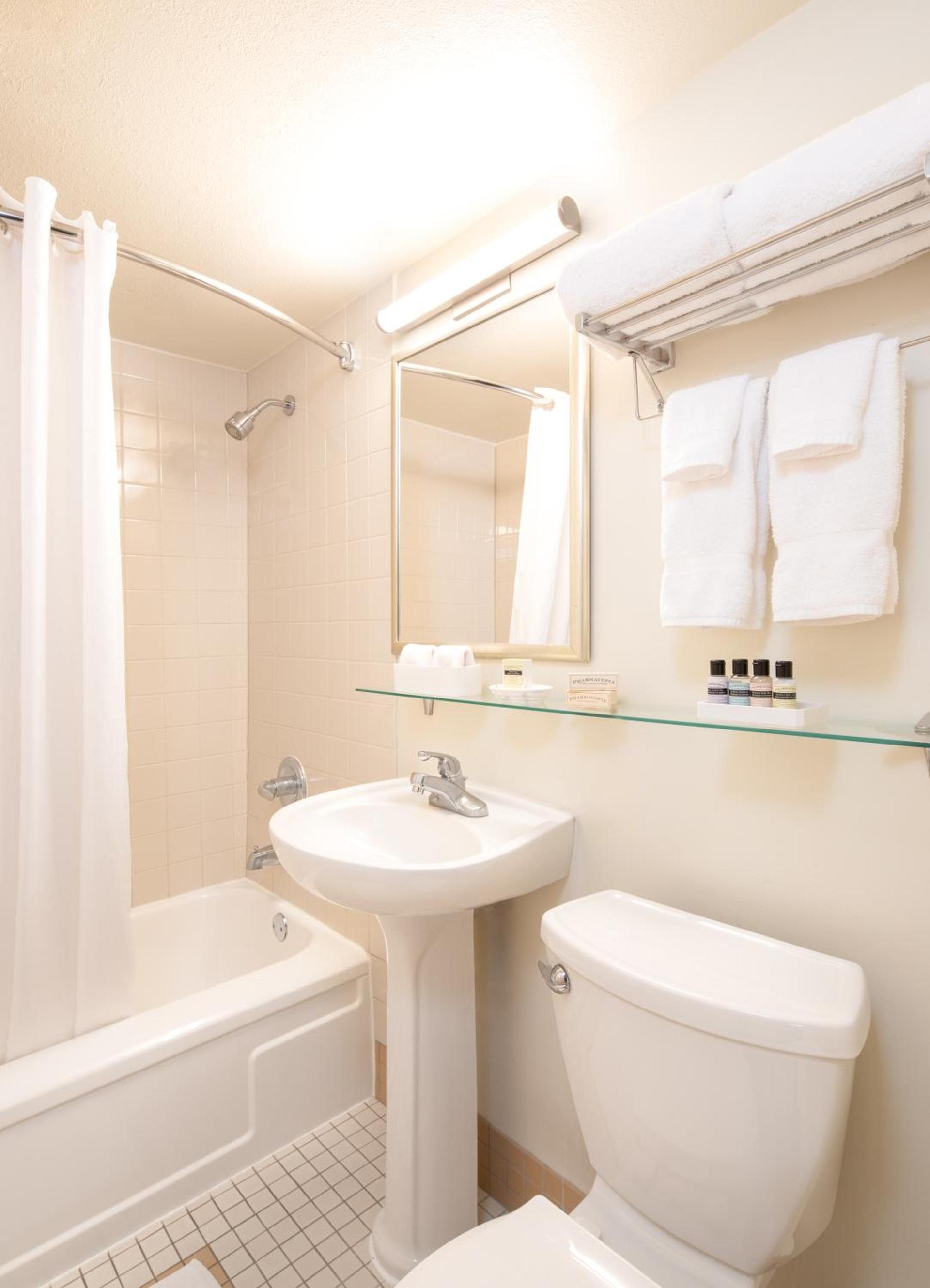 Park Lane Suites & Inn photo 18