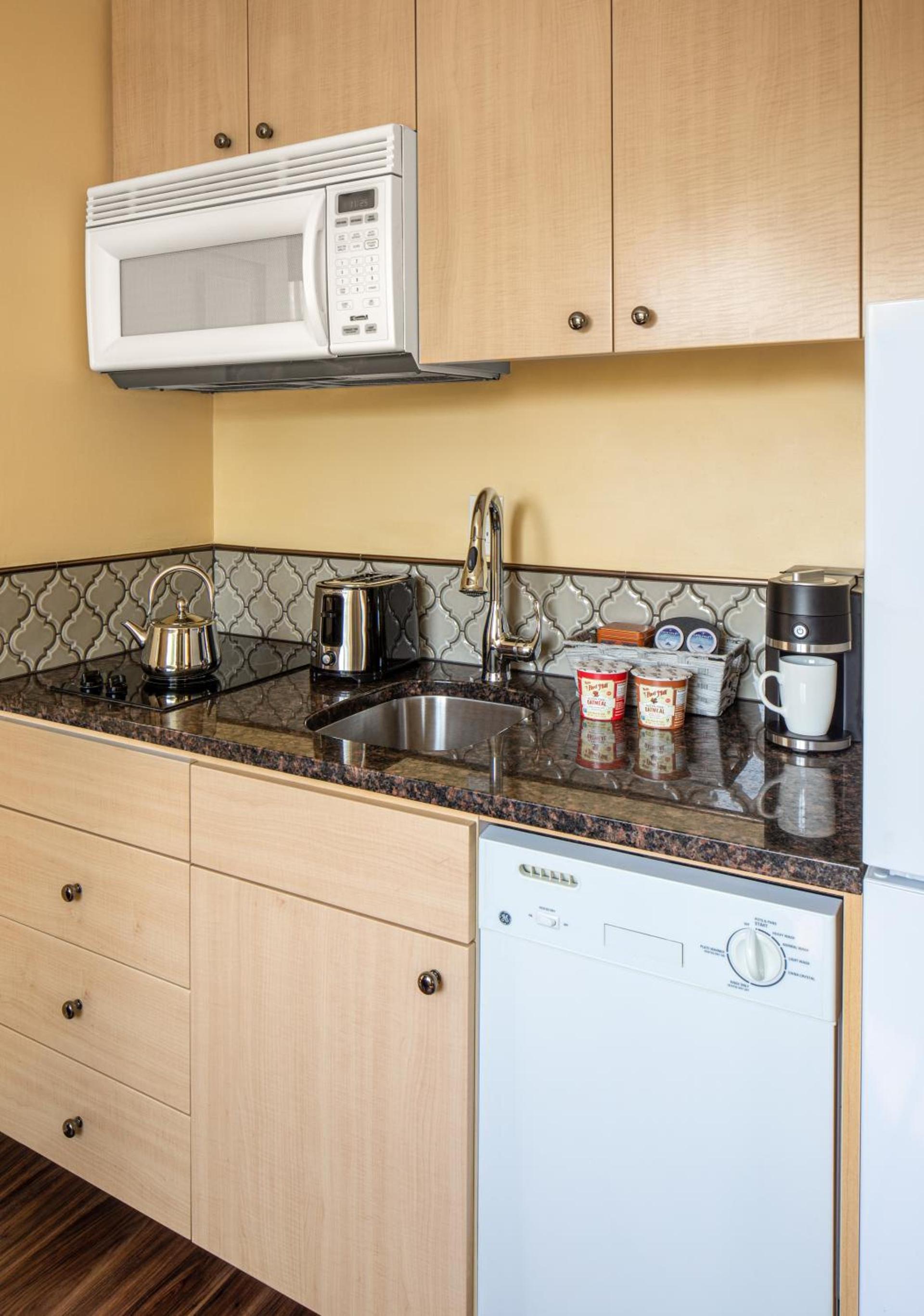 Park Lane Suites & Inn photo 25