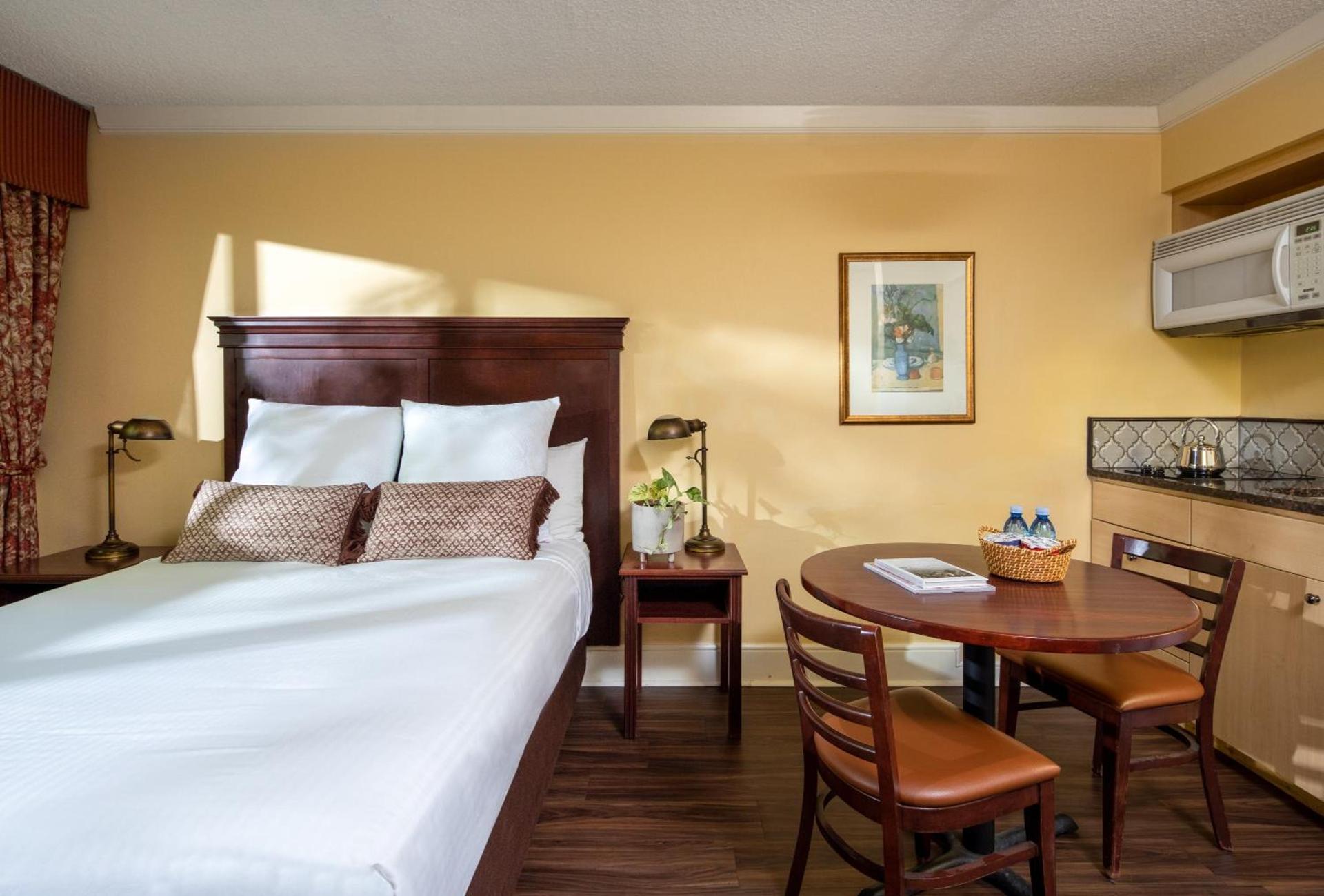Park Lane Suites & Inn photo 20