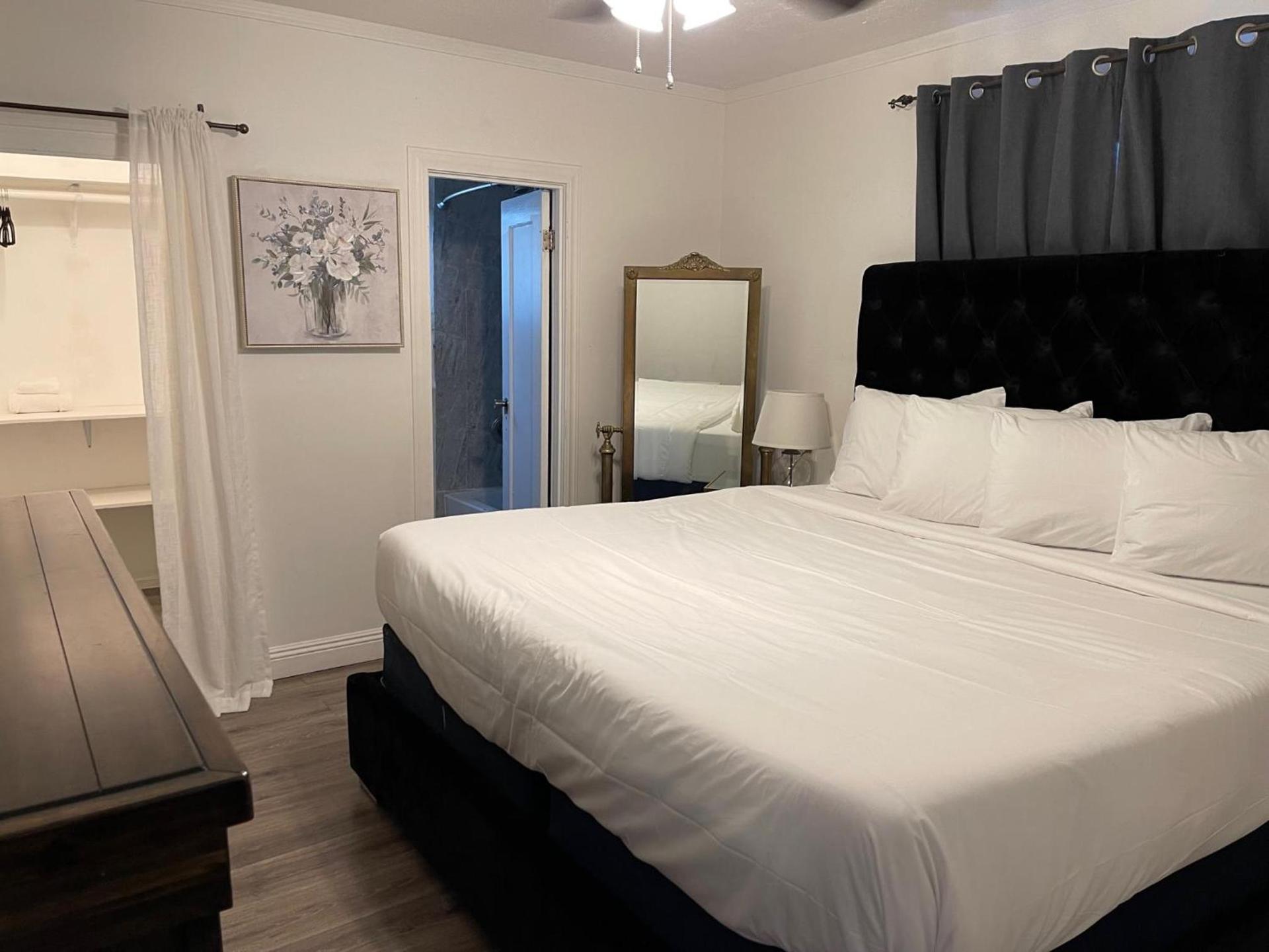Americas Best Value Inn Royal Carriage photo 18