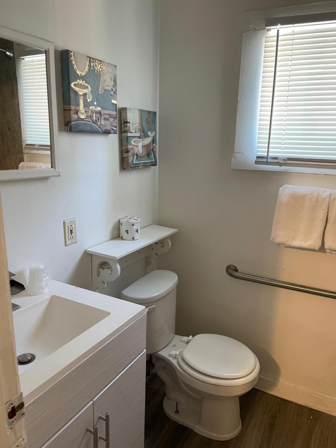 Americas Best Value Inn Royal Carriage photo 20