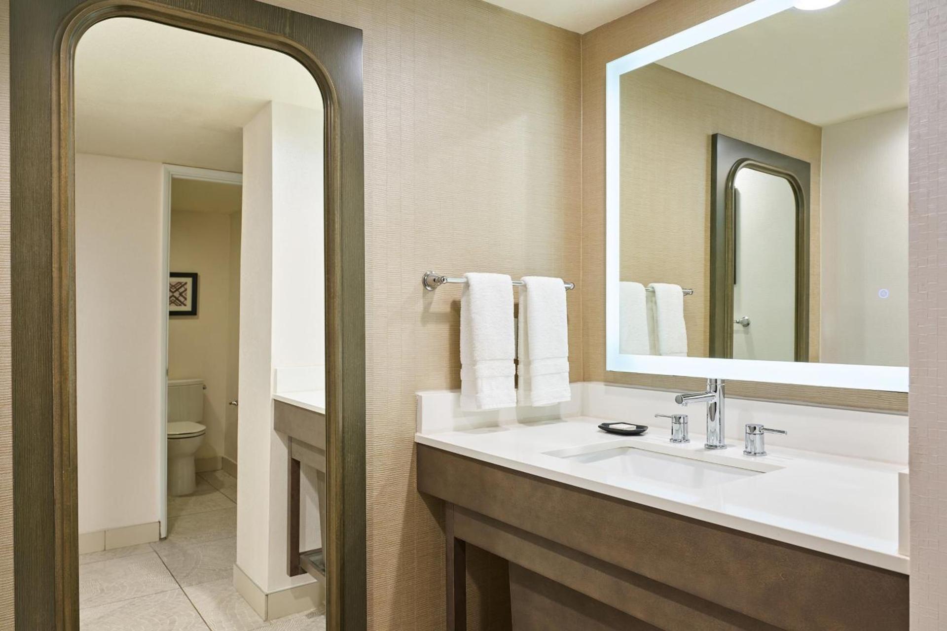 Sheraton Tucson Hotel & Suites photo 38