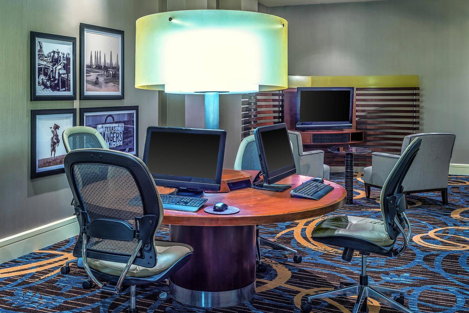 Sheraton North Houston at George Bush Intercontinental photo 22