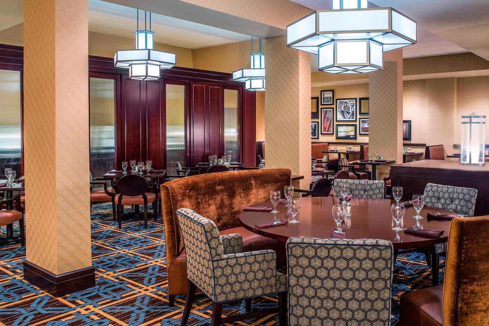 Sheraton North Houston at George Bush Intercontinental photo 23