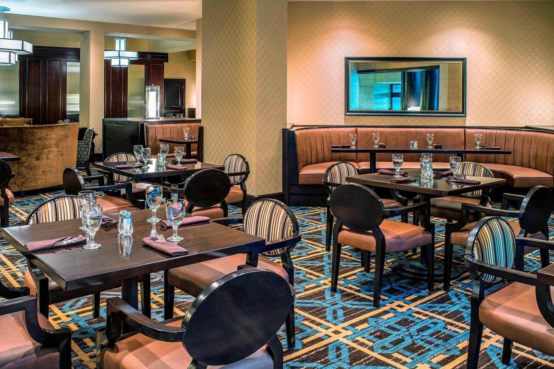 Sheraton North Houston at George Bush Intercontinental photo 24