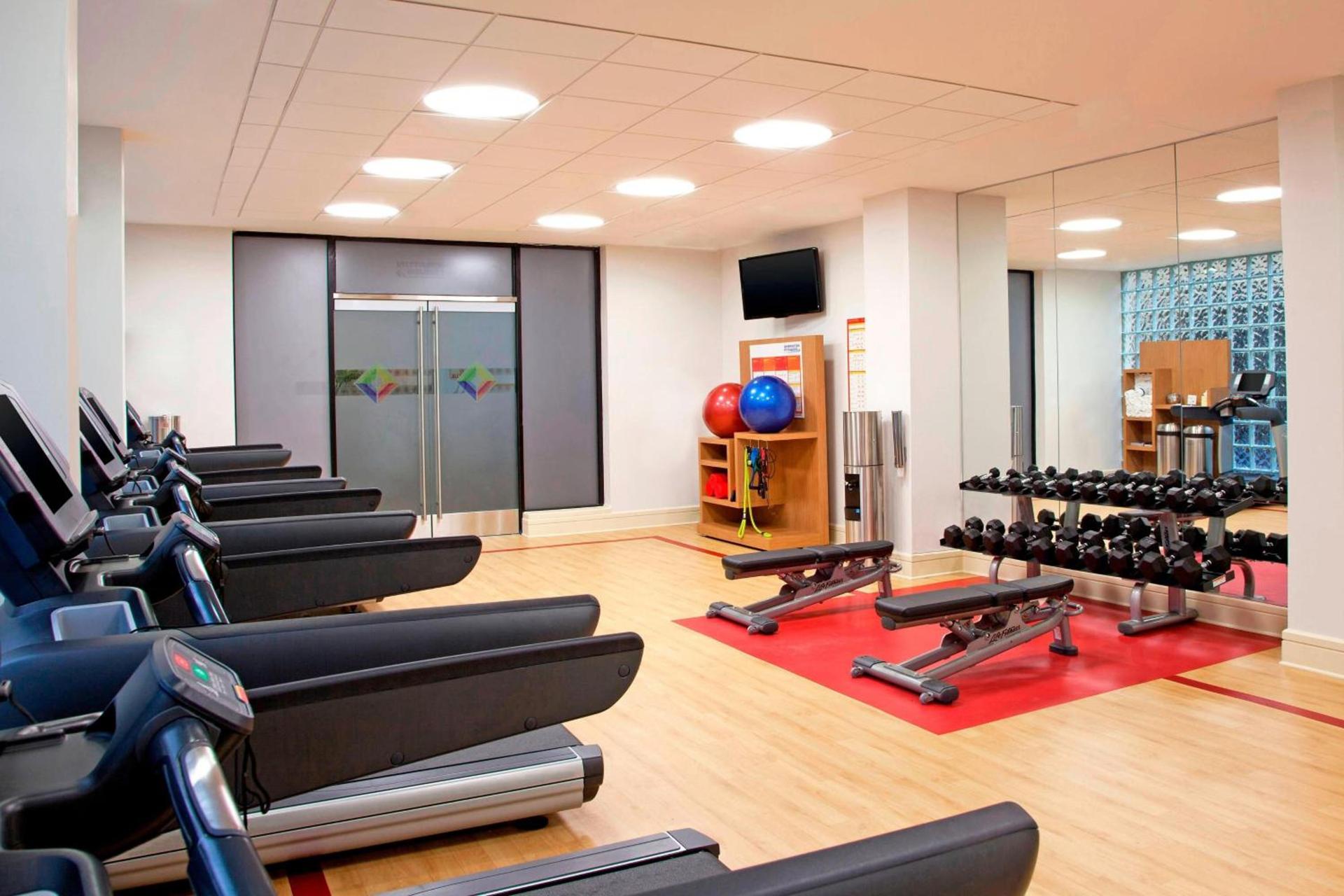 Sheraton North Houston at George Bush Intercontinental photo 37