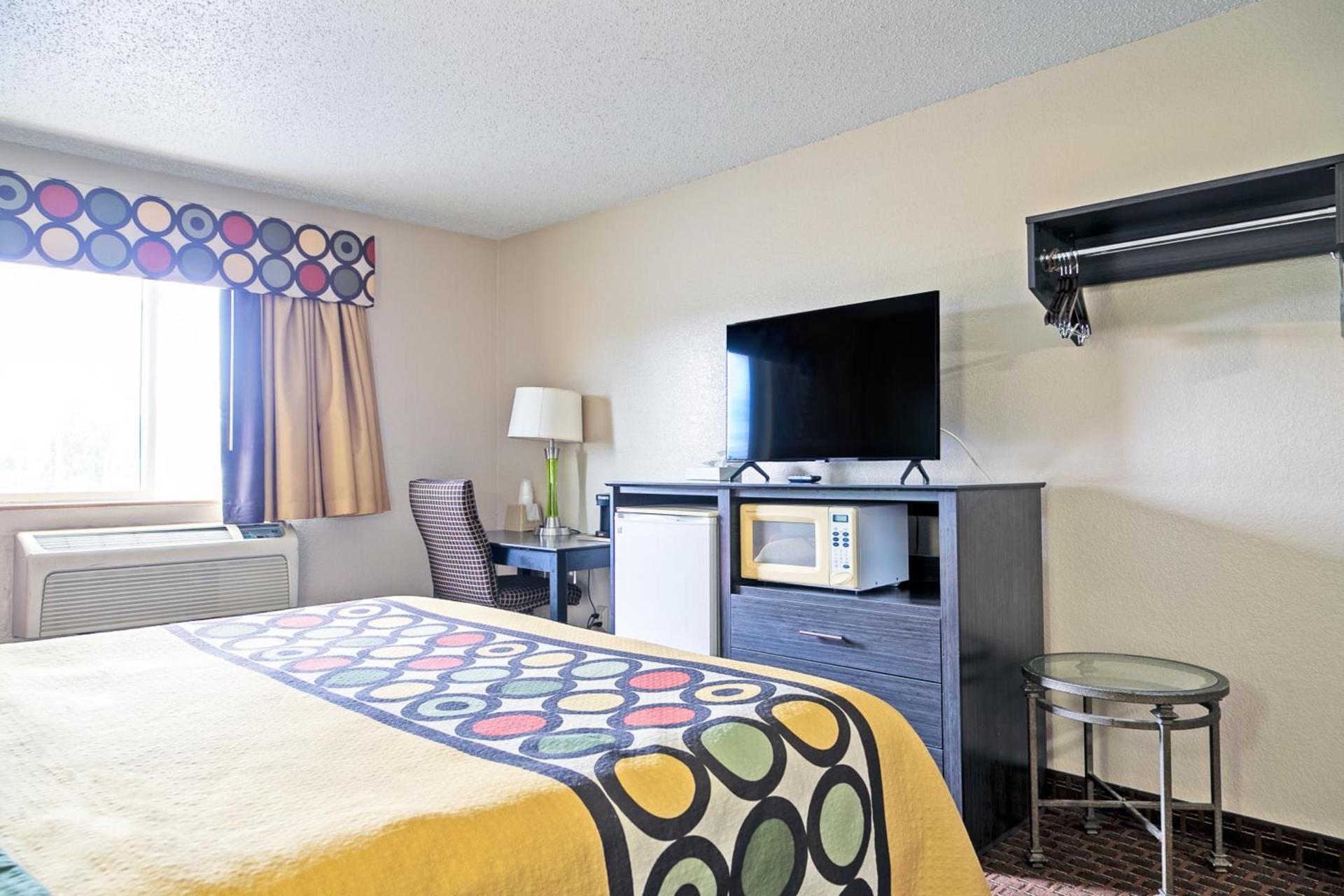 Super 8 by Wyndham Augusta Ft Eisenhower Area photo 16