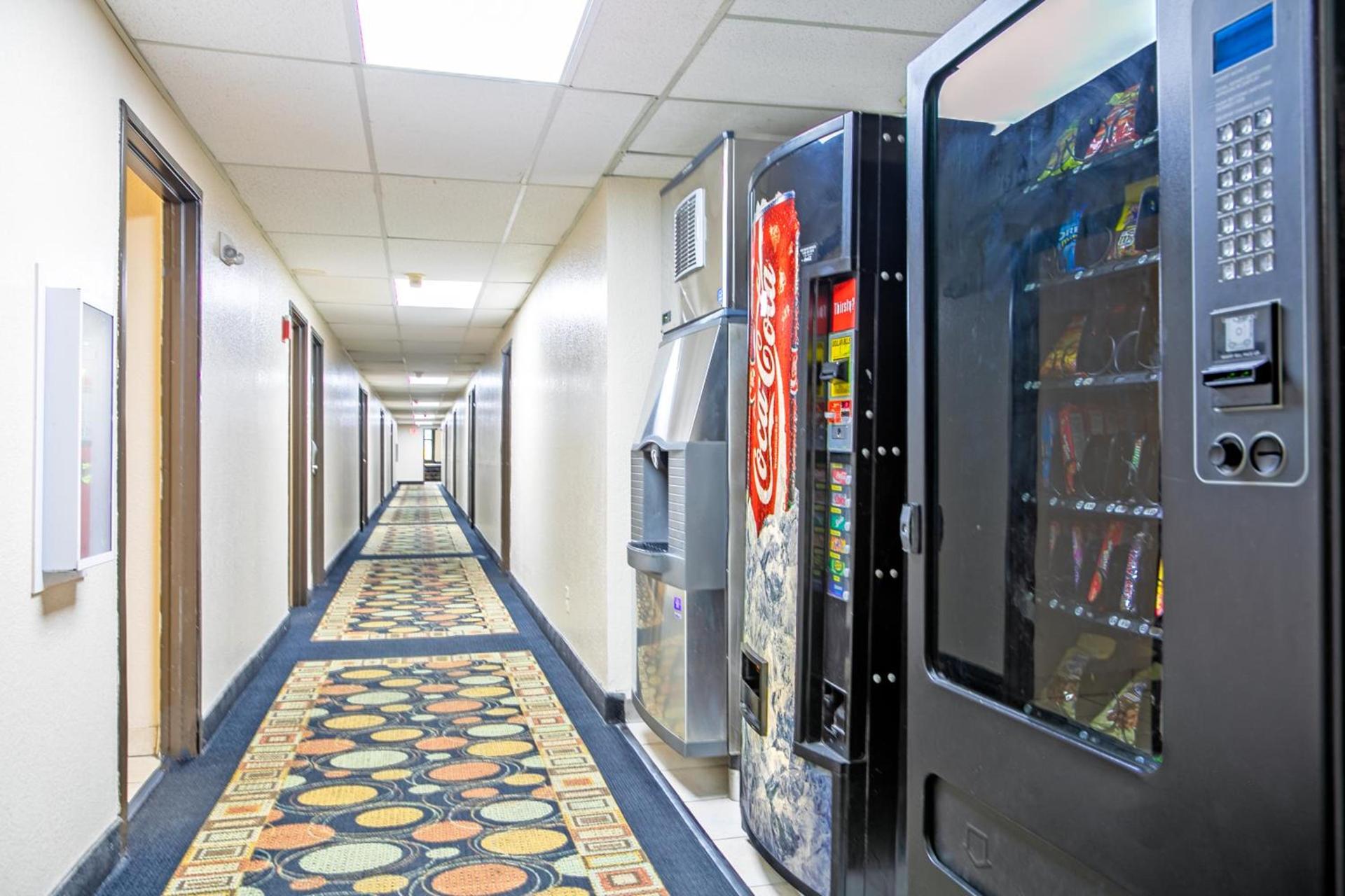Super 8 by Wyndham Augusta Ft Eisenhower Area photo 22