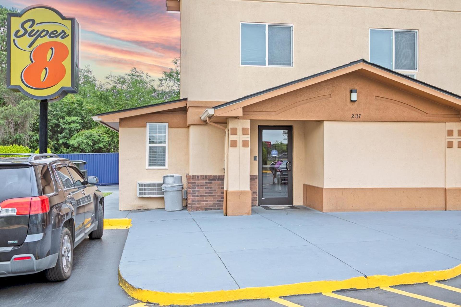 Super 8 by Wyndham Augusta Ft Eisenhower Area photo 24