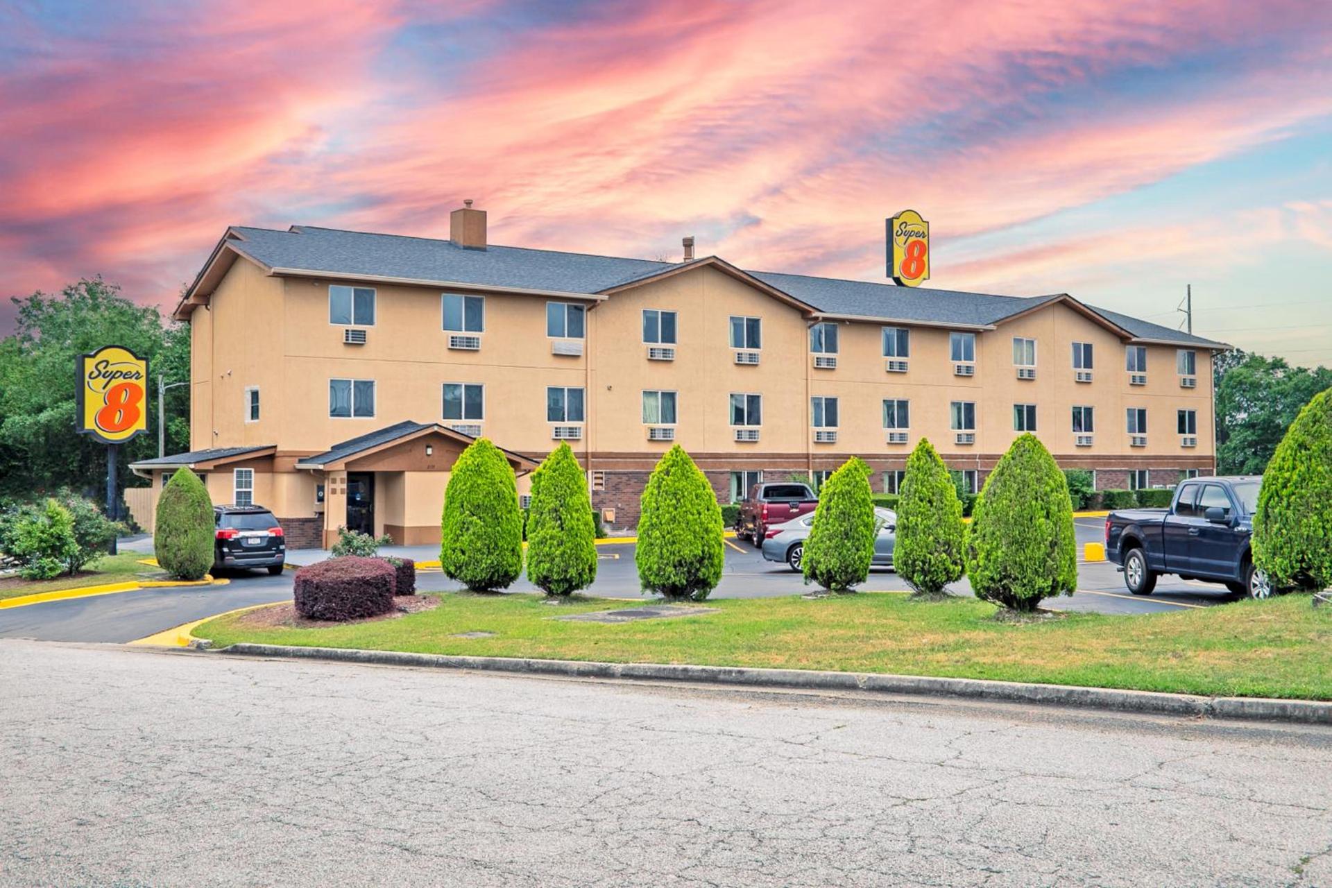 Super 8 by Wyndham Augusta Ft Eisenhower Area photo 1