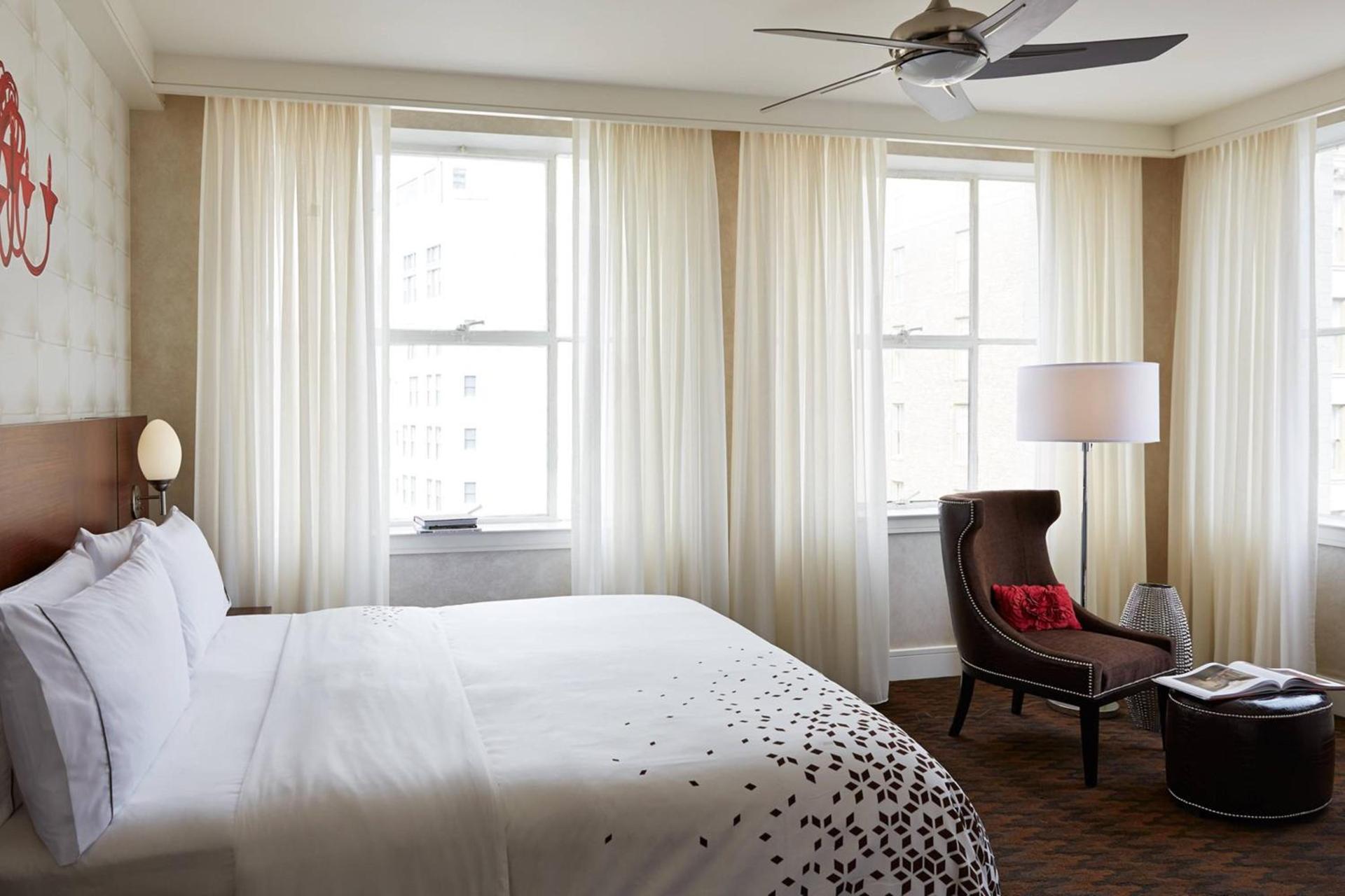 Renaissance New Orleans Pere Marquette French Quarter Area Hotel photo 12