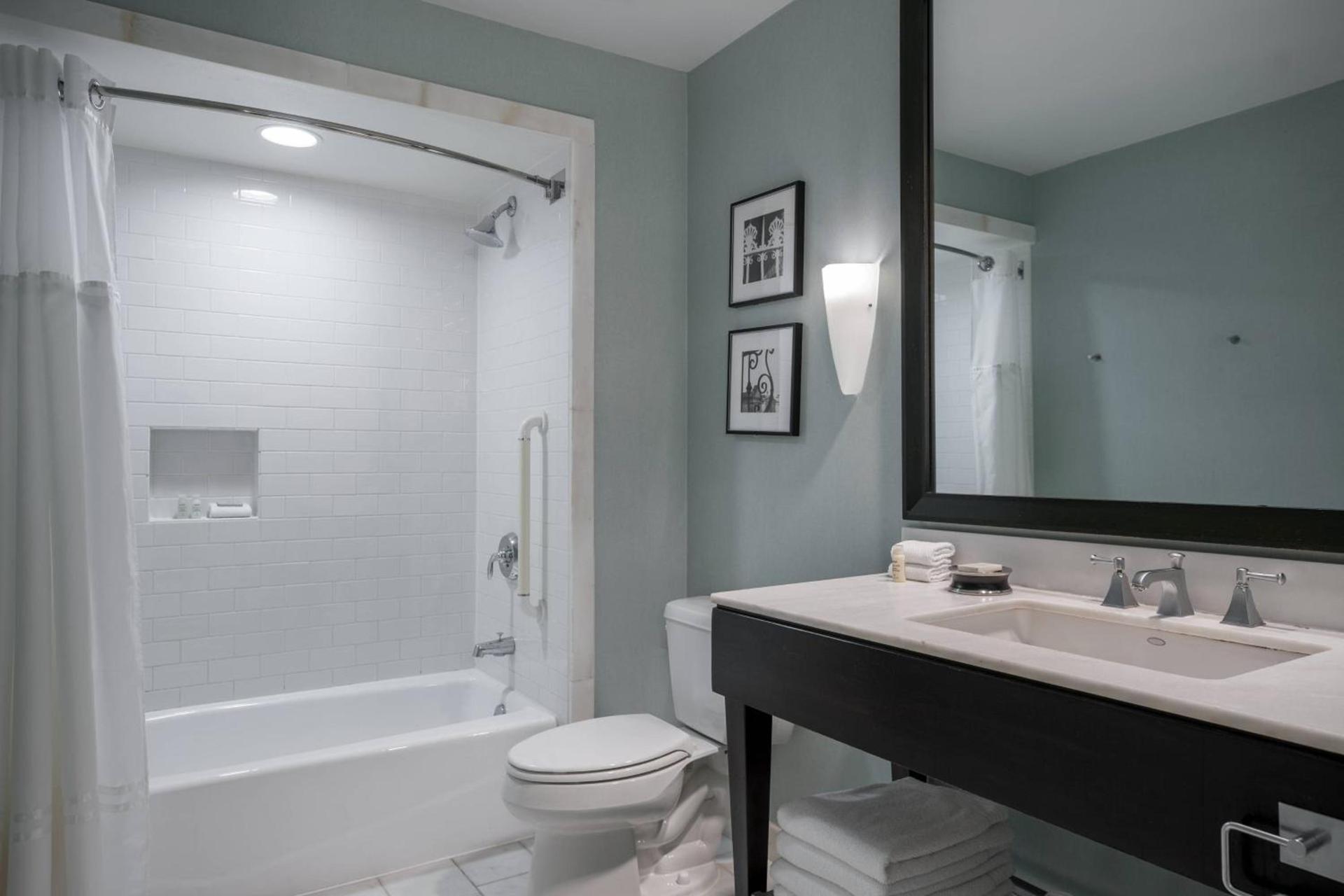 Renaissance New Orleans Pere Marquette French Quarter Area Hotel photo 16