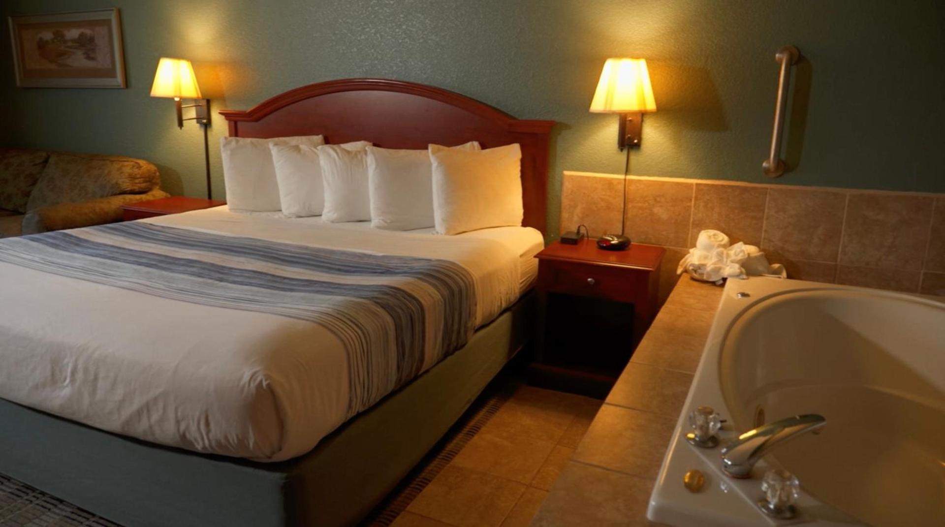 AmericInn by Wyndham Chippewa Falls photo 24
