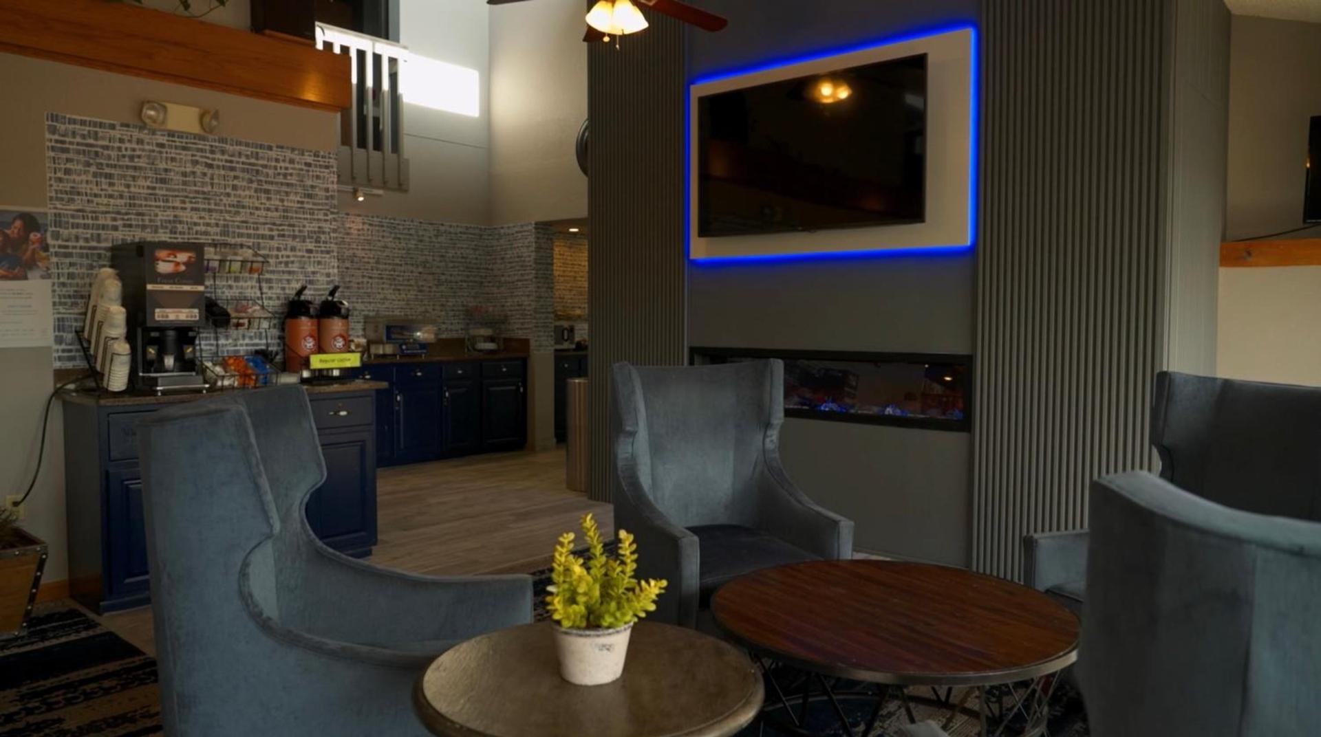 AmericInn by Wyndham Chippewa Falls photo 22